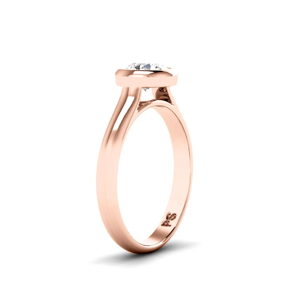 0.35-1.50 CT Round Cut Diamonds - Solitaire Ring