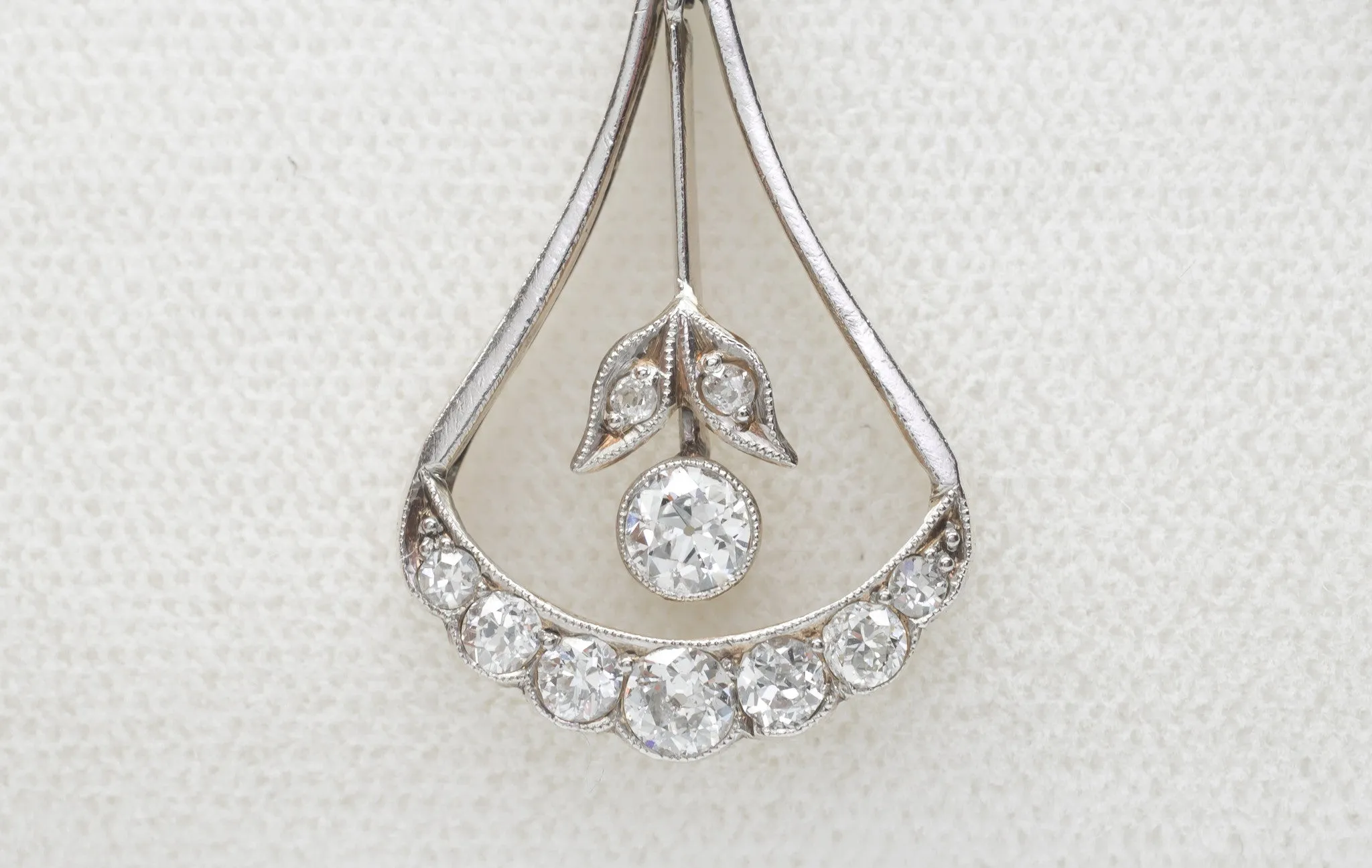 0.85CTW ART NOUVEAU OLD CUT DIAMOND AND PLATINUM LAVALIER NECKLACE