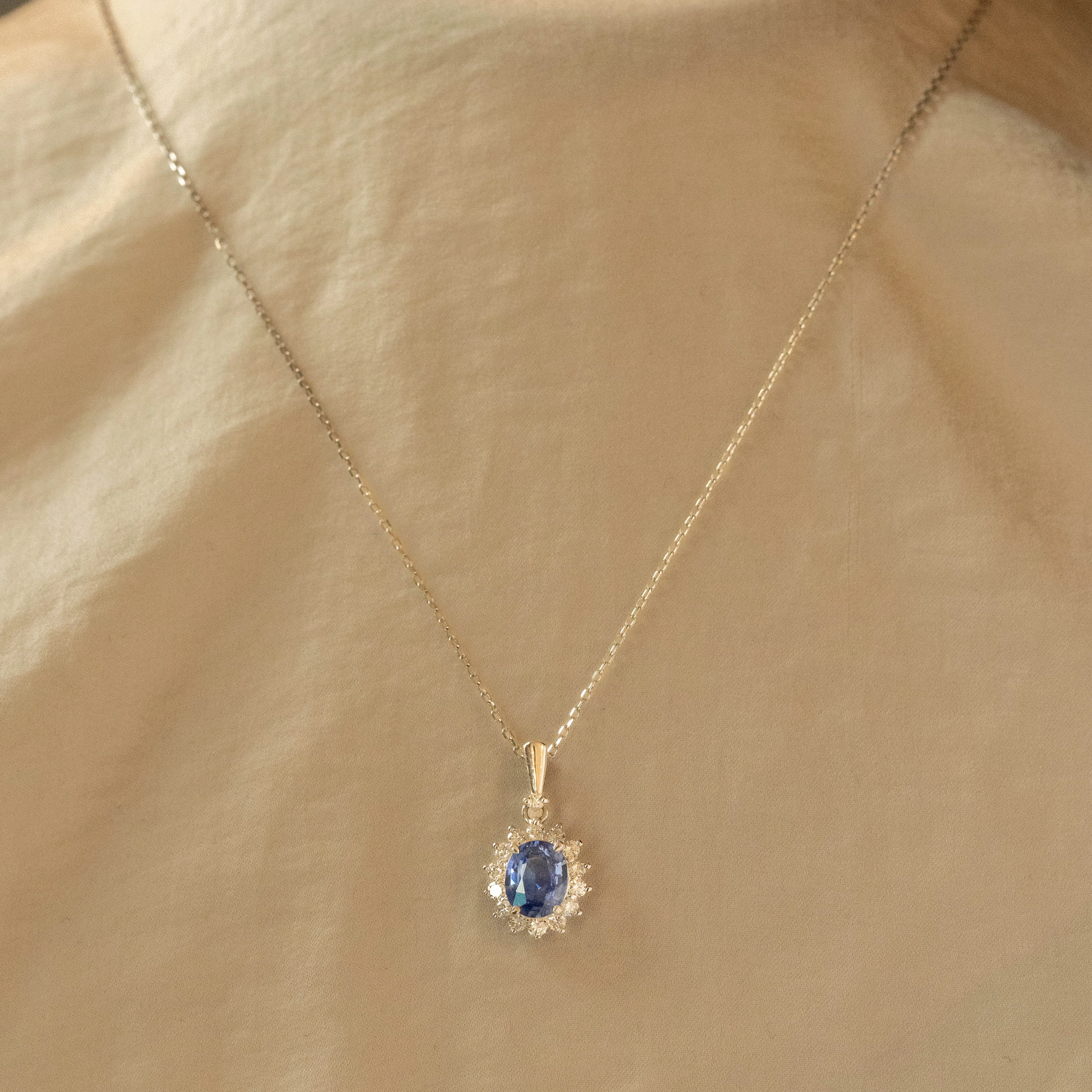 1.34 Carat Oval Natural Sapphire Diamond Halo Pendant Necklace