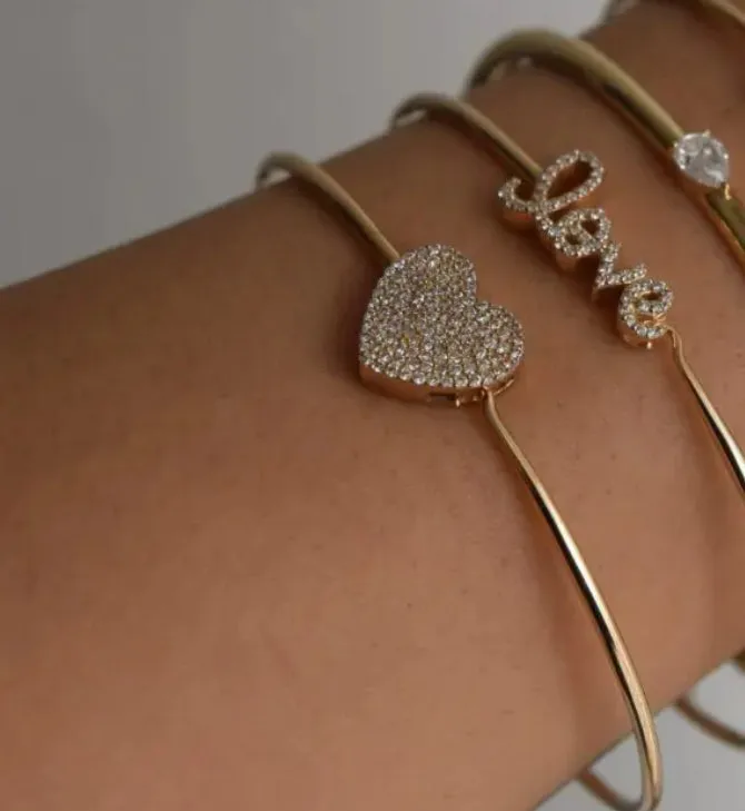 14k Yellow Gold Diamond Heart Wire Bracelet