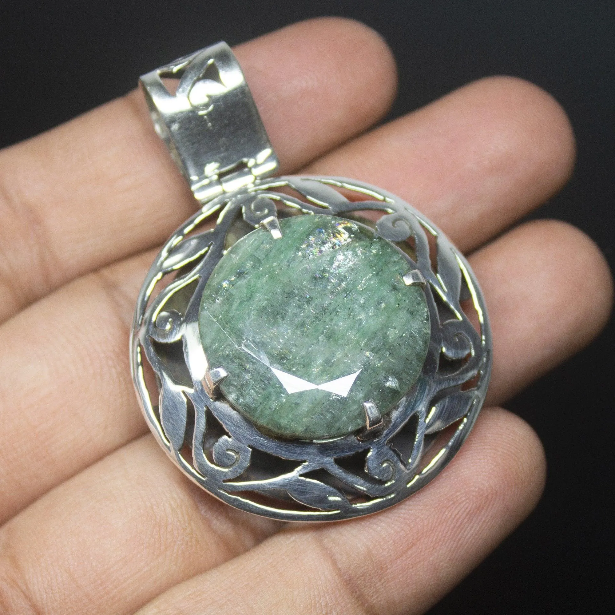 15g, Totally Handmade Natural Green Emerald Round Shape 925 Sterling Silver Pendant