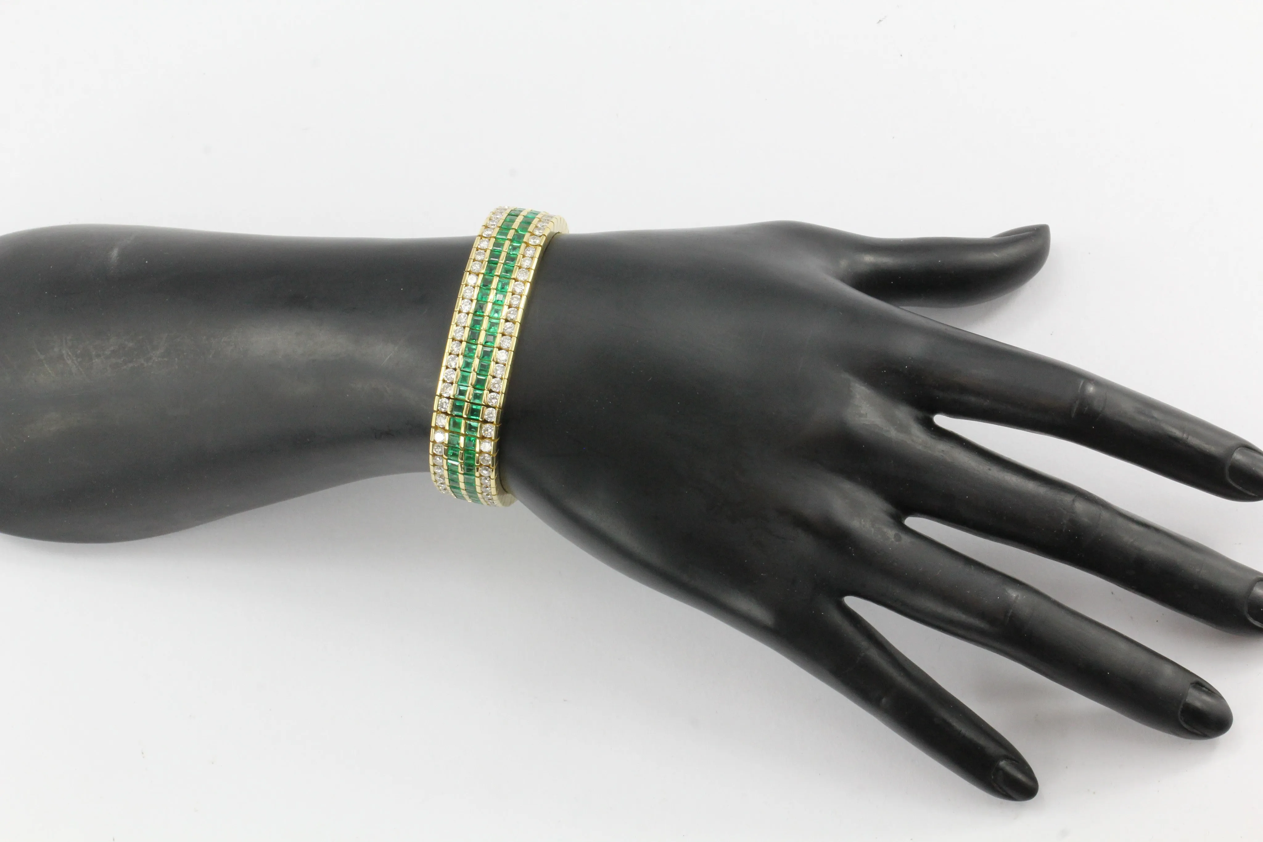 18k Gold Diamond & Emerald Tennis Bracelet 21 CTW