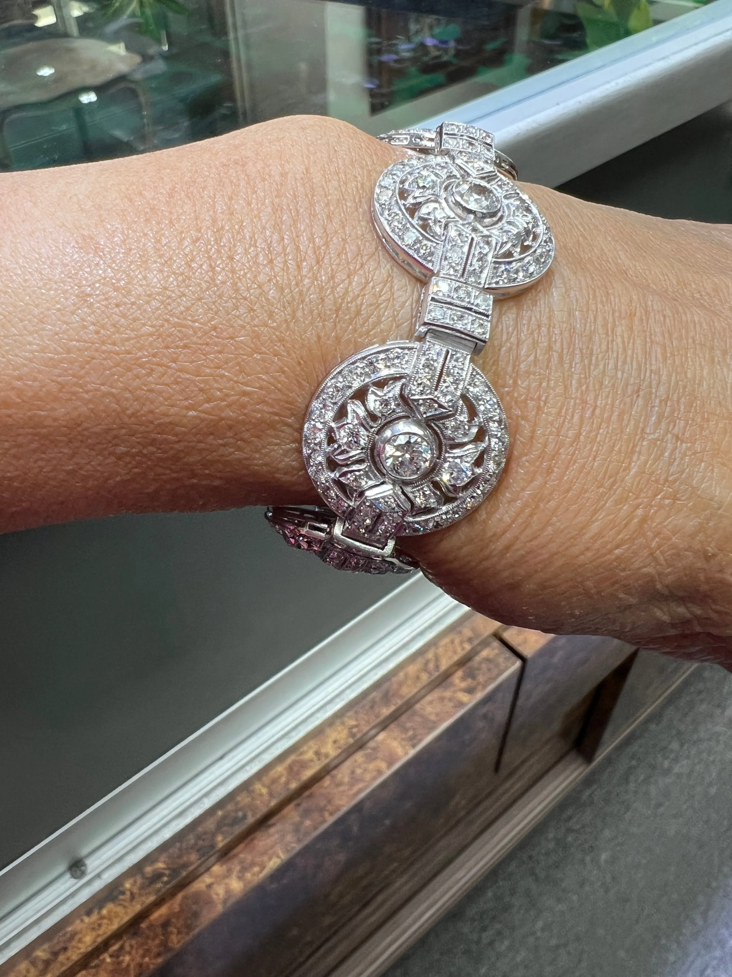 1930s Art Deco Diamond Platinum Circular Bracelet