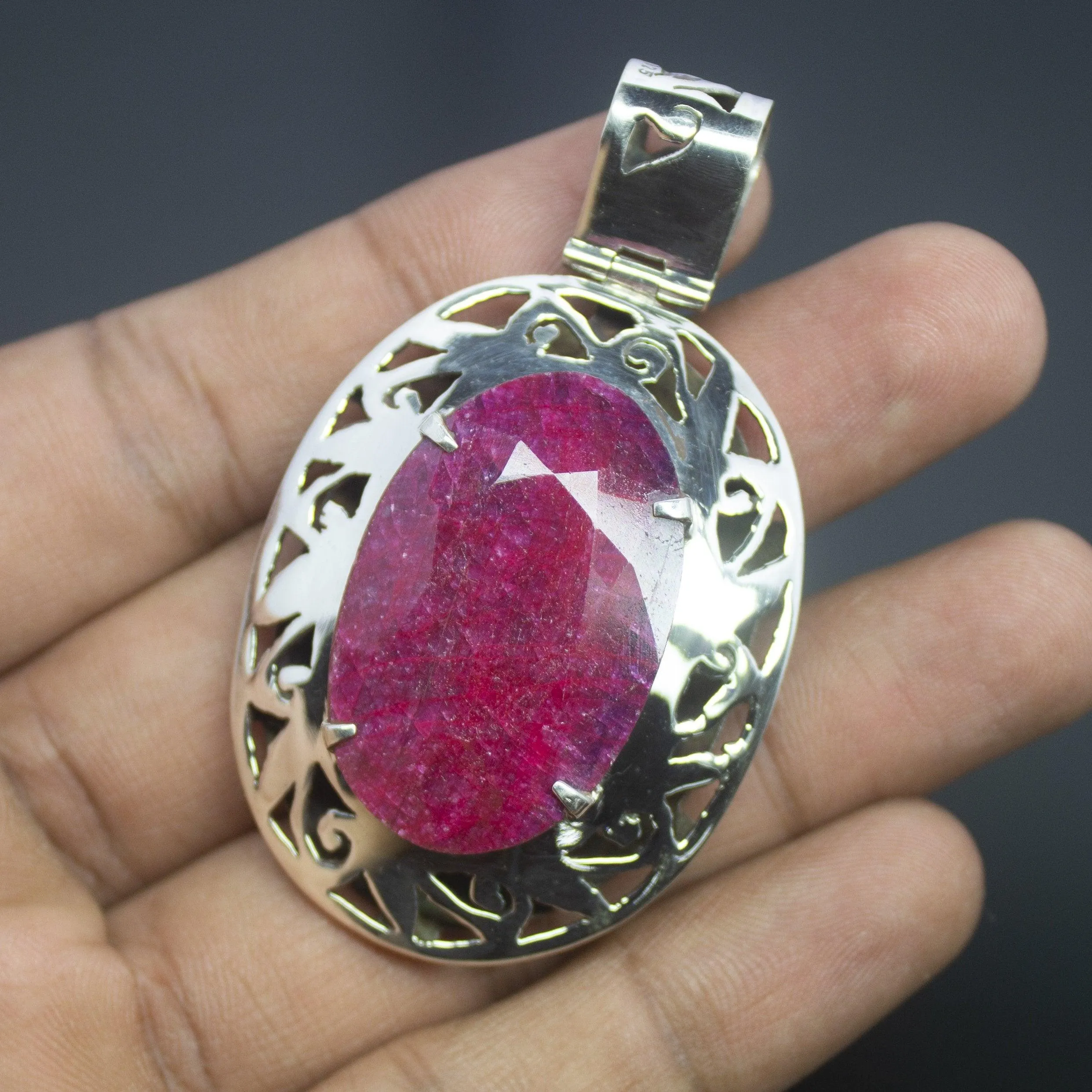 26.5g, Totally Handmade Natural Ruby Oval Shape 925 Sterling Silver Pendant