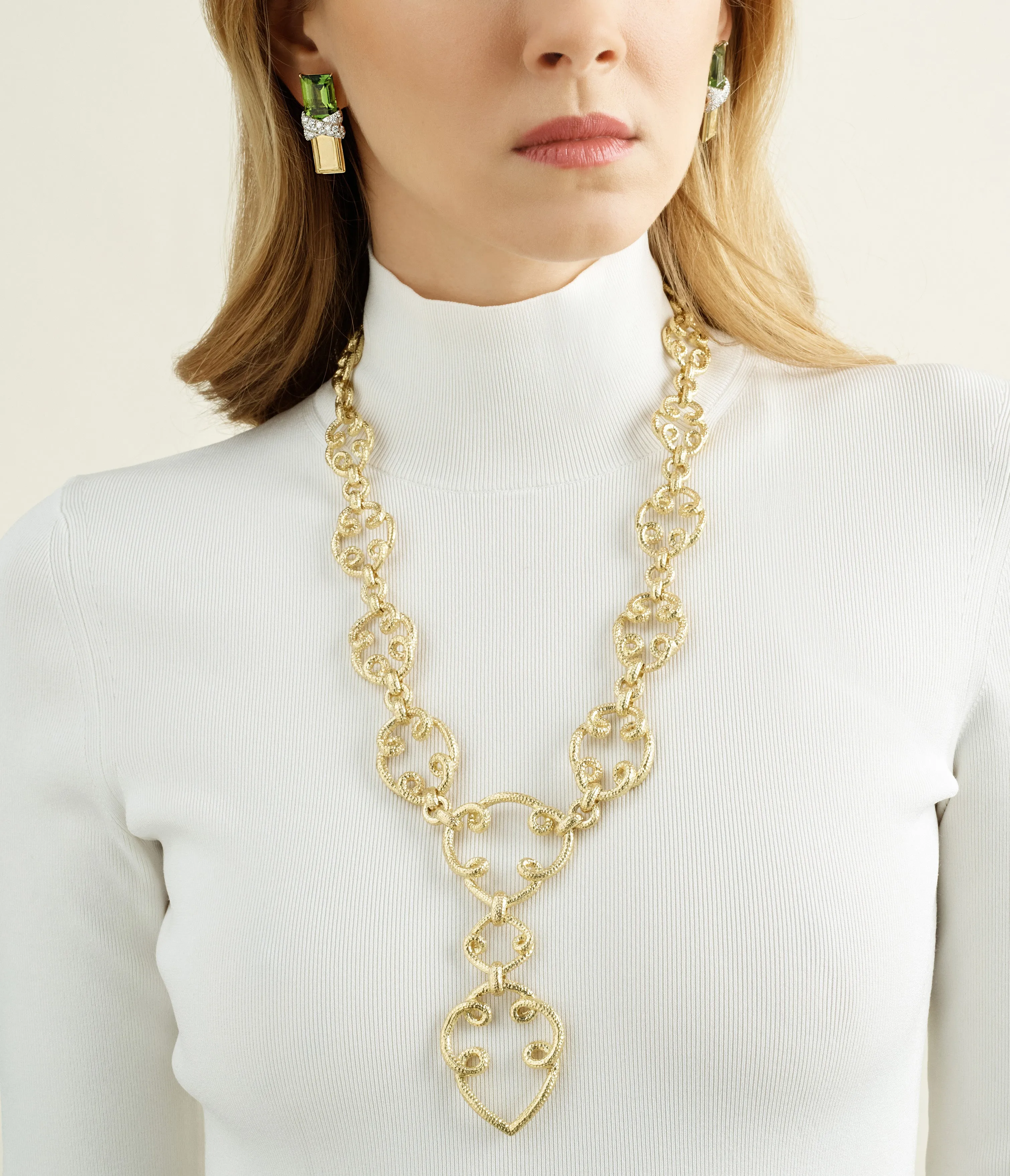 Arabesque Loop Chain Necklace