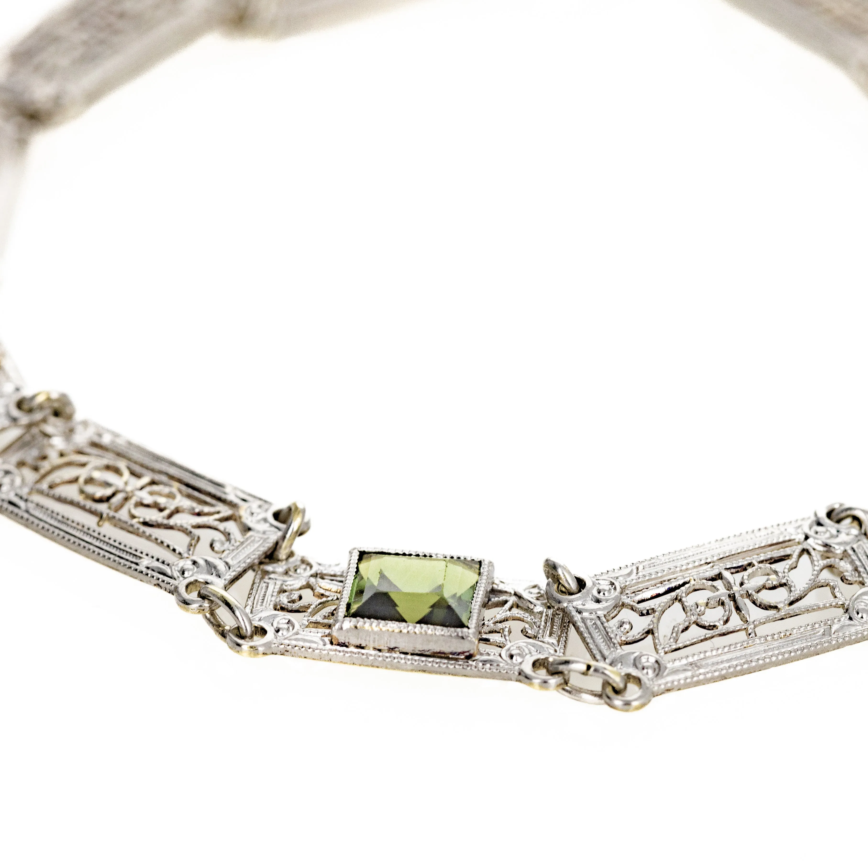 Art Deco 1.30 Carat Green Tourmaline Filigree Bracelet