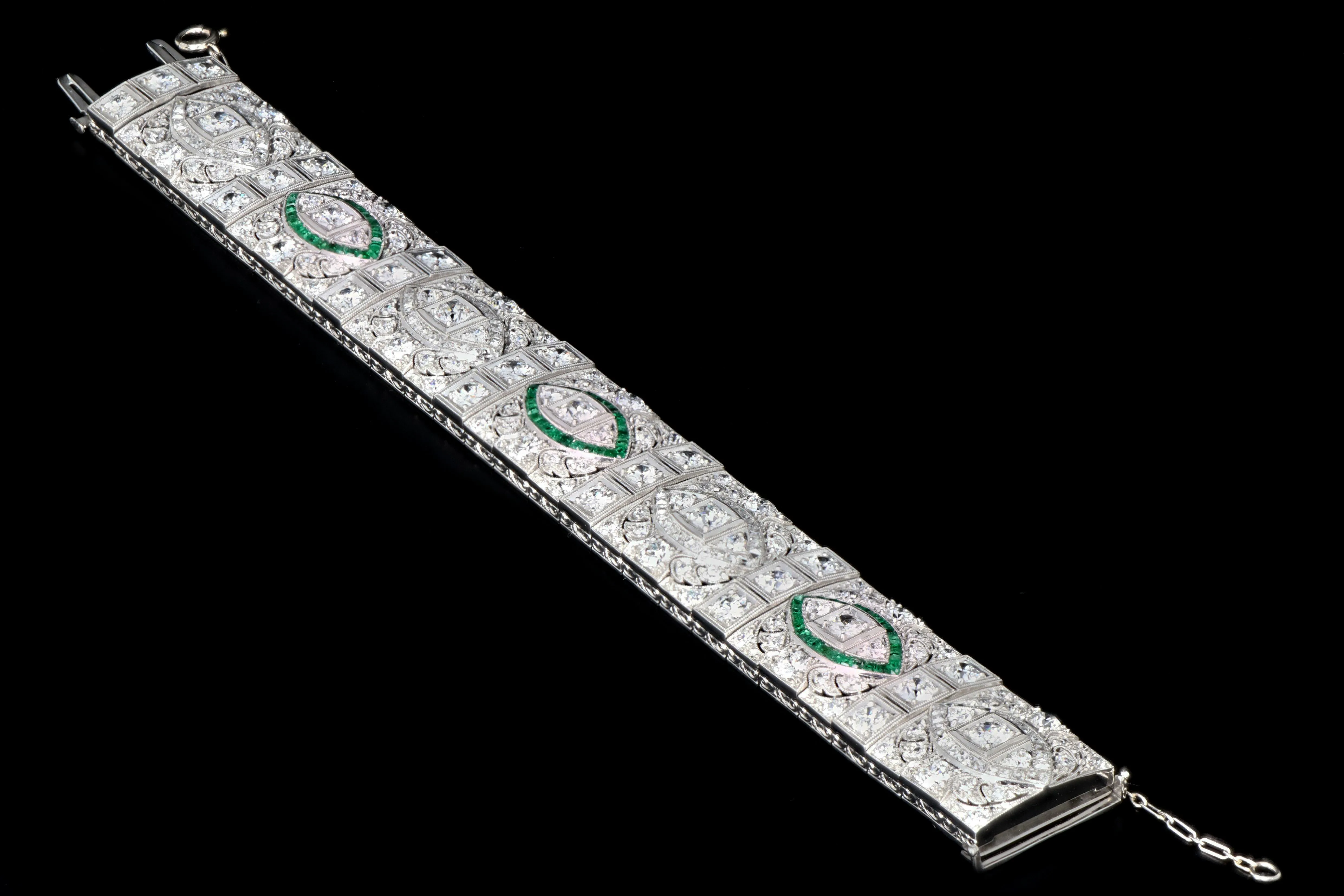 Art Deco Platinum 20 Carat Old European and French Cut Diamond and Emerald Bracelet