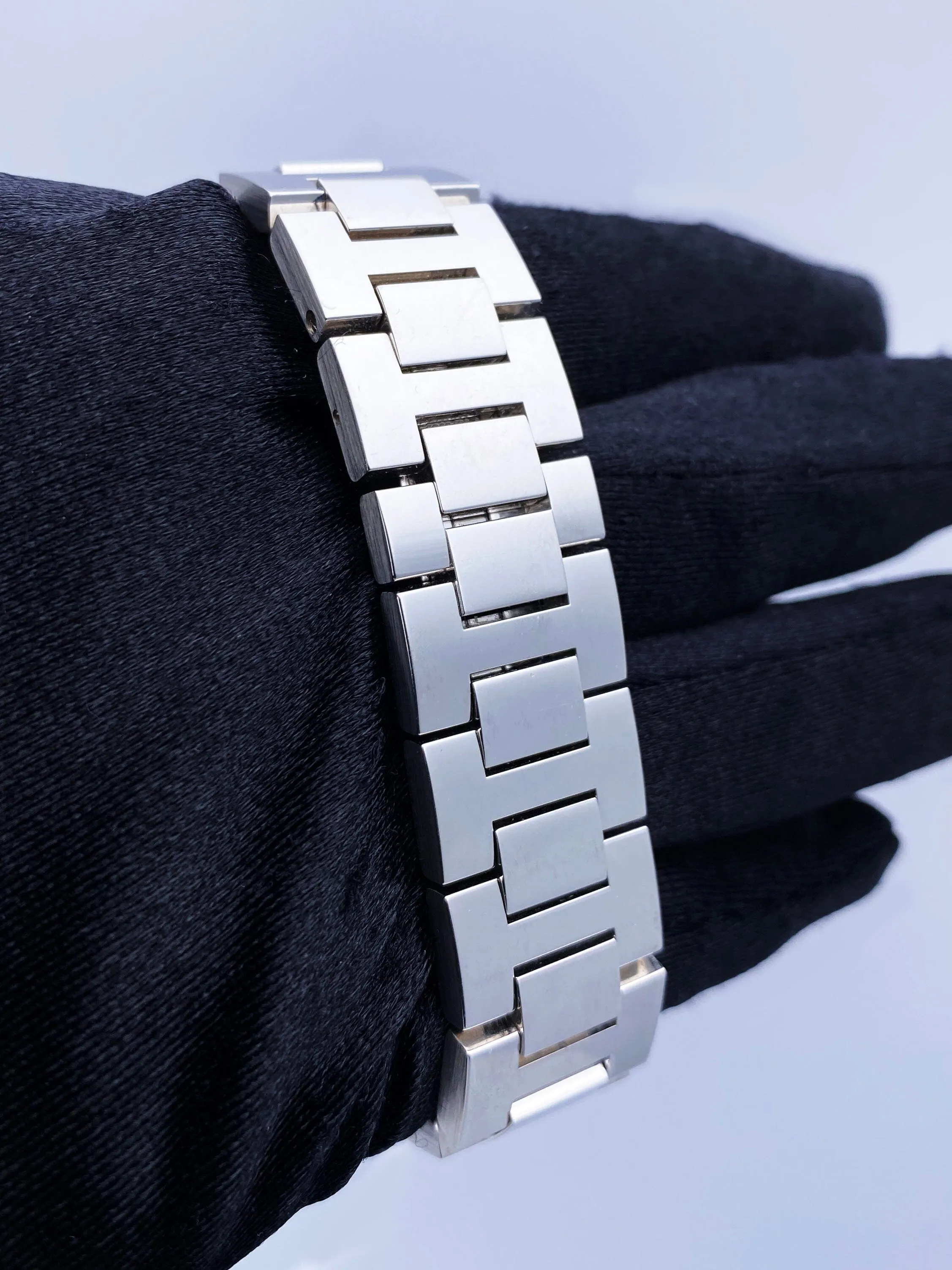 Cartier Pasha WJ11924G Rhodiumized White Gold Ladies Watch