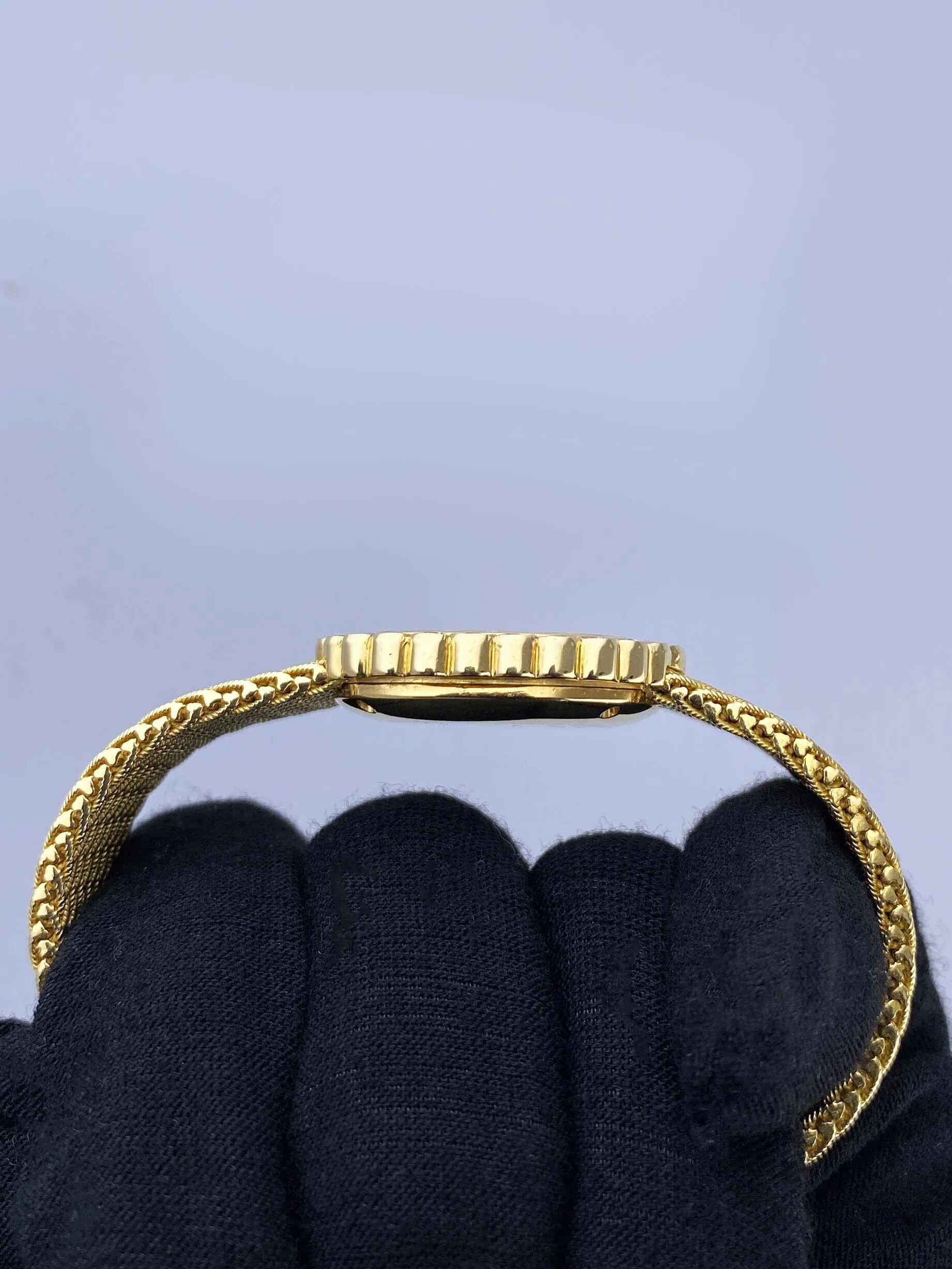 Chopard Happy Diamonds 5089 5 Diamond 18K Yellow Gold Ladies Watch