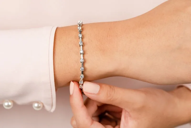 Classic Solid Rectangle Link Diamond Bracelet with 1.96 ct.(finished) 2.7mm