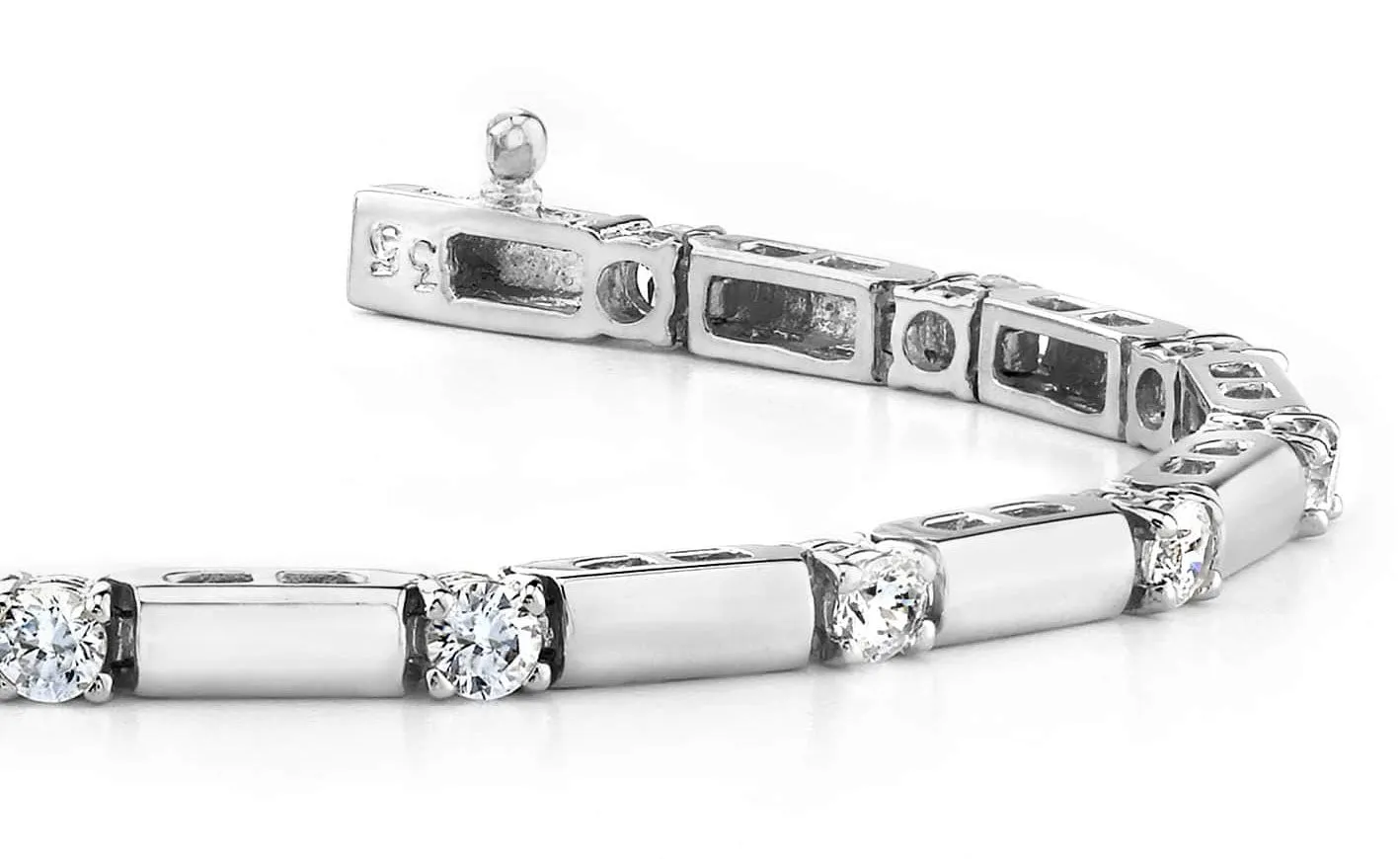 Clean Design Diamond And Bar Diamond Bracelet with 2.99 ct.(finished) 4.0mm