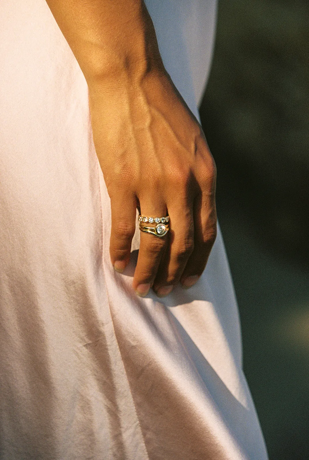 Curved Solitaire Band