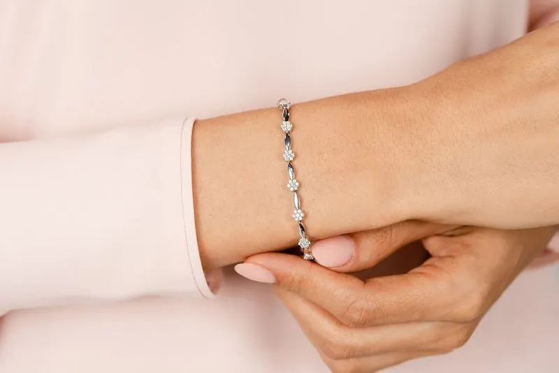 Diamond Cluster Link Bracelet In Lab-Grown Diamond  with 1.50 ct.(finished) 1.3mm, 1.7mm