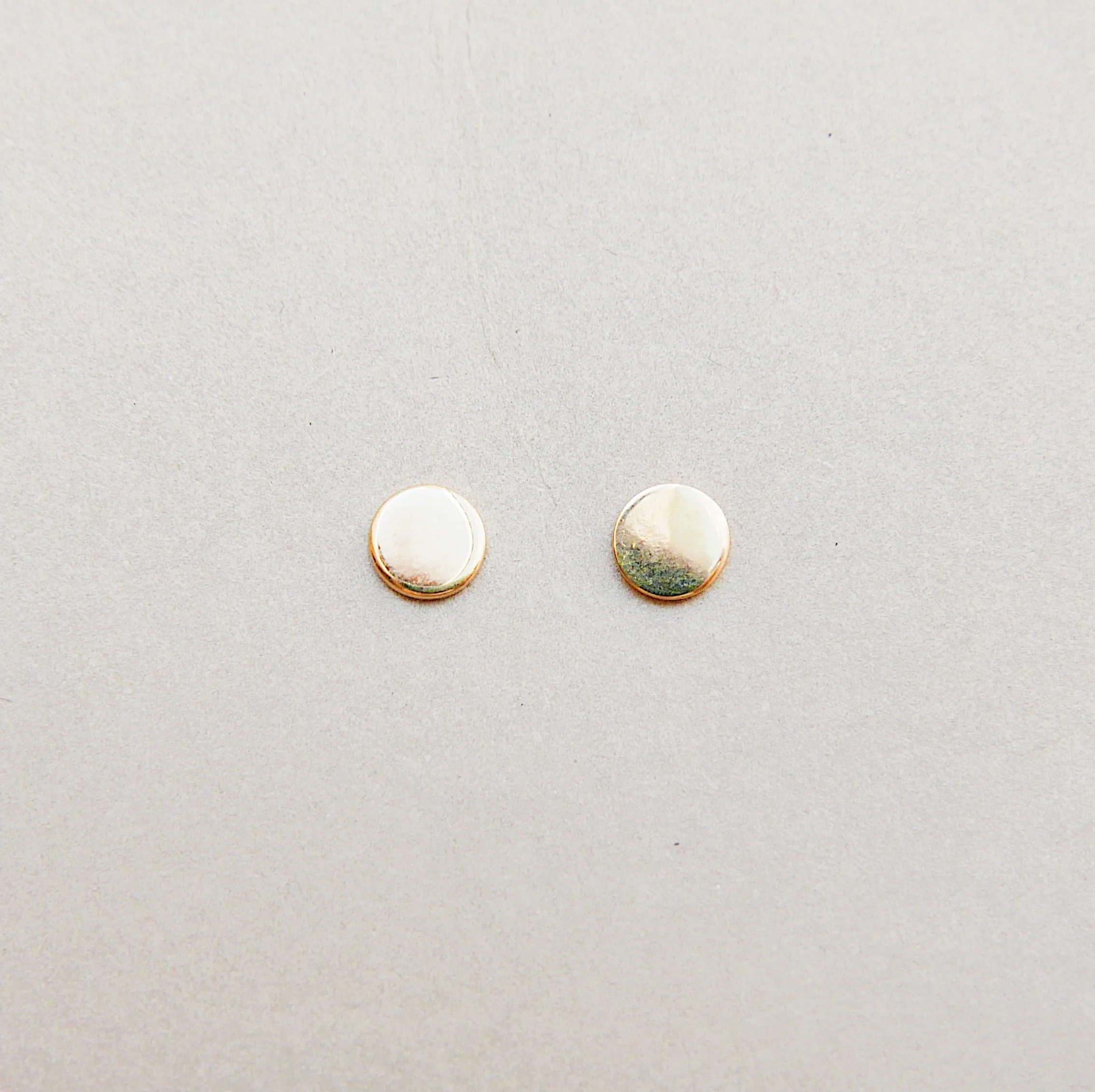 Dot Stud Earrings Large