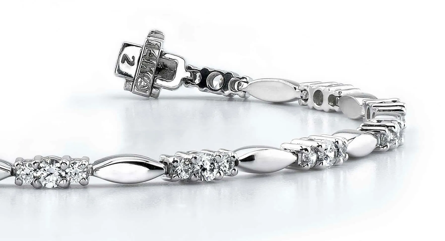 Elliptical Link Diamond Bracelet with 0.95 ct.(finished) 1.5mm, 2.1mm