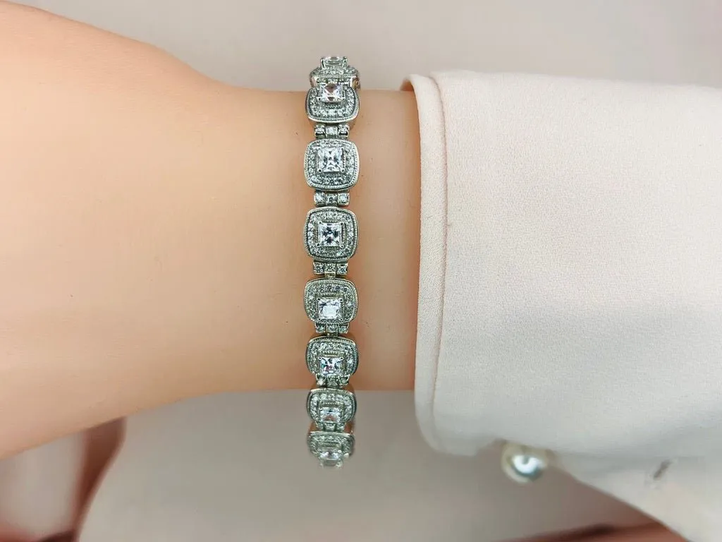 Fanciful Diamond Bracelet with 6.39 ct.(finished) 1.1mm, 3.4mm