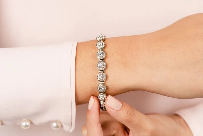 Fanciful Round Diamond Bracelet With Tube Links Lab-Grown Diamond with 3.68 ct.(finished) 1.1mm, 2.8mm