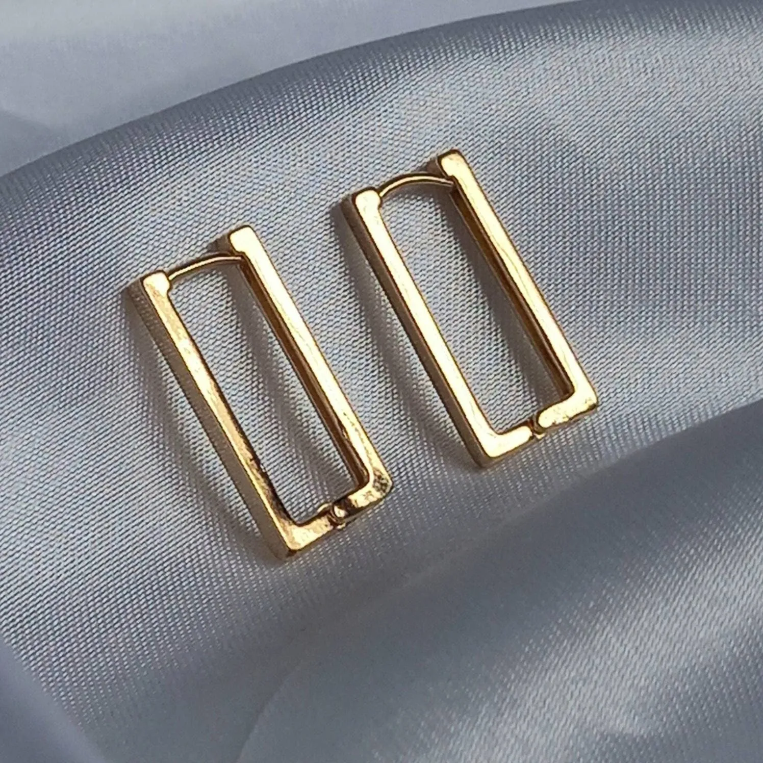 Gold Hoop Earrings - Rectangle Earrings,Gold Earrings In The UK,Gold Jewellery In The UK,Gold Hoops,Gold Minimalist Earrings,Simple Earrings