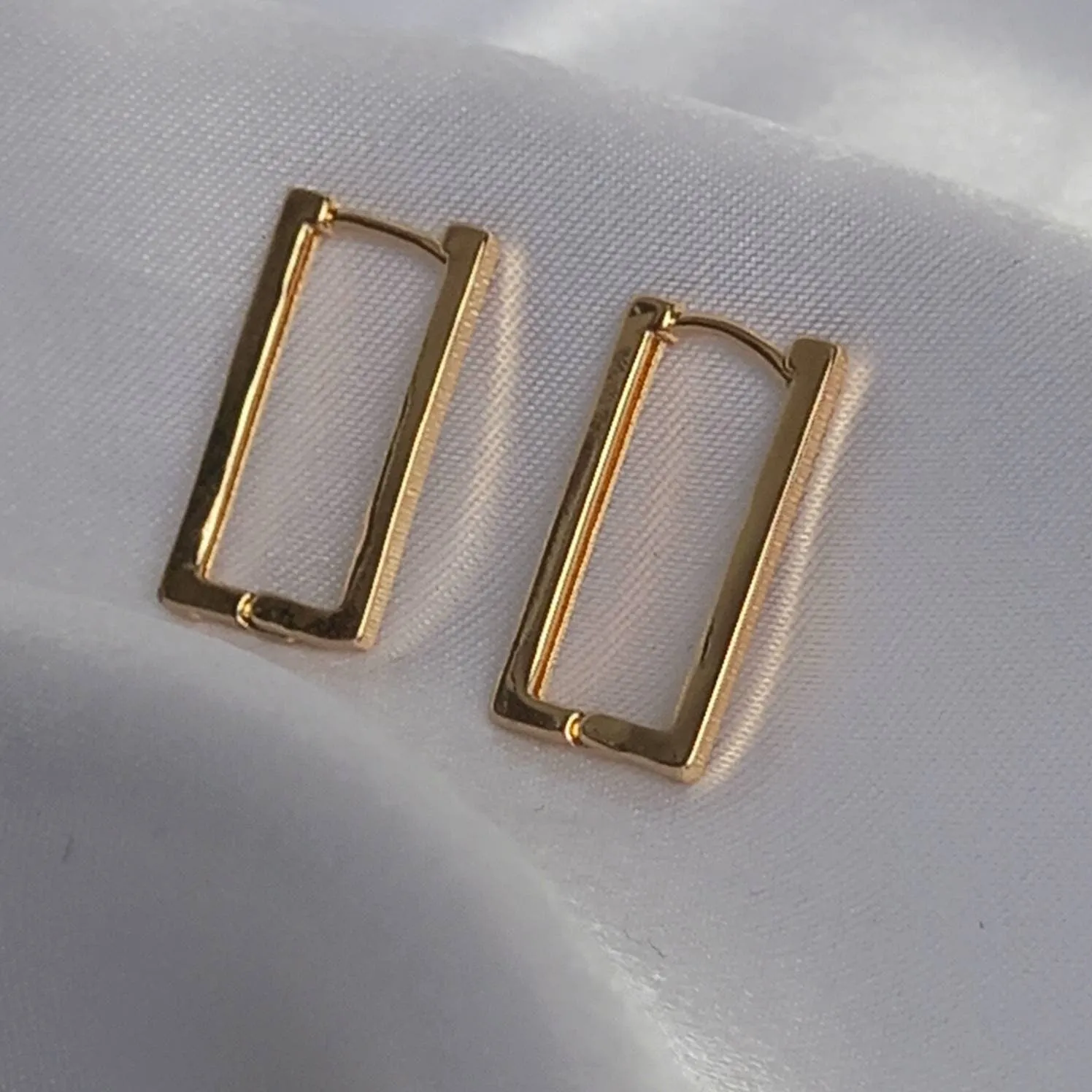 Gold Hoop Earrings - Rectangle Earrings,Gold Earrings In The UK,Gold Jewellery In The UK,Gold Hoops,Gold Minimalist Earrings,Simple Earrings