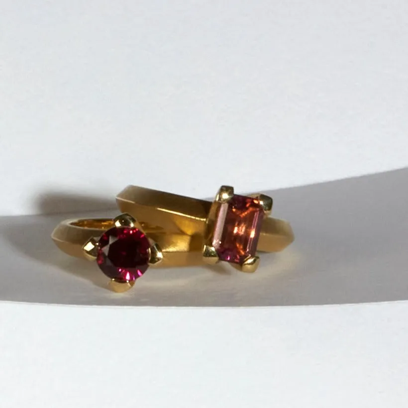 grape garnet round prong set solitaire