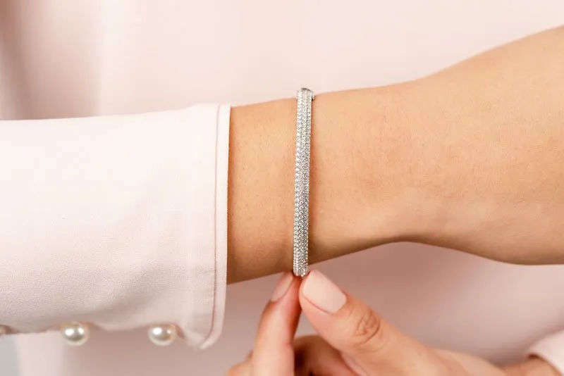 Legendary Curved Diamond Bangle with 0.50 ct.(finished) 3mm, 4.2mm