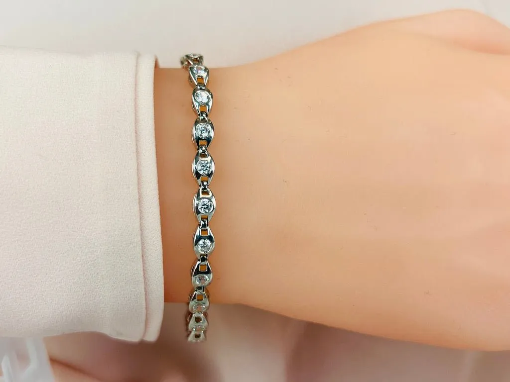 Linked Eye Diamond Bracelet with 2.08 ct.(finished) 3mm