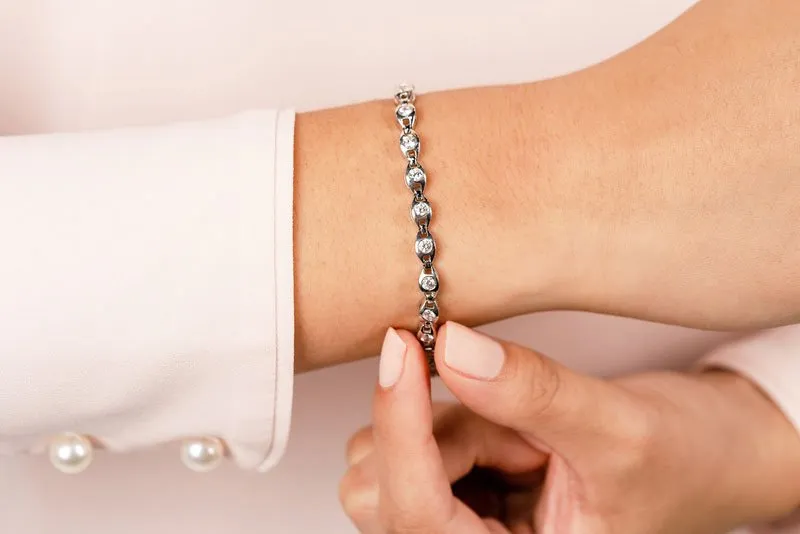 Linked Eye Diamond Bracelet with 2.08 ct.(finished) 3mm