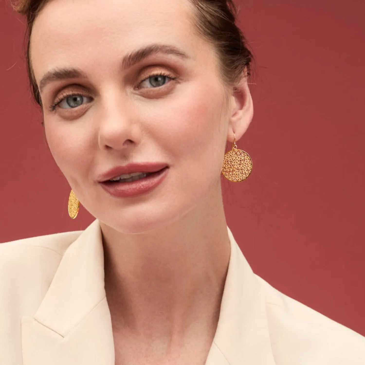 MADELYN GOLD MEDIUM EARRINGS FILIGREE
