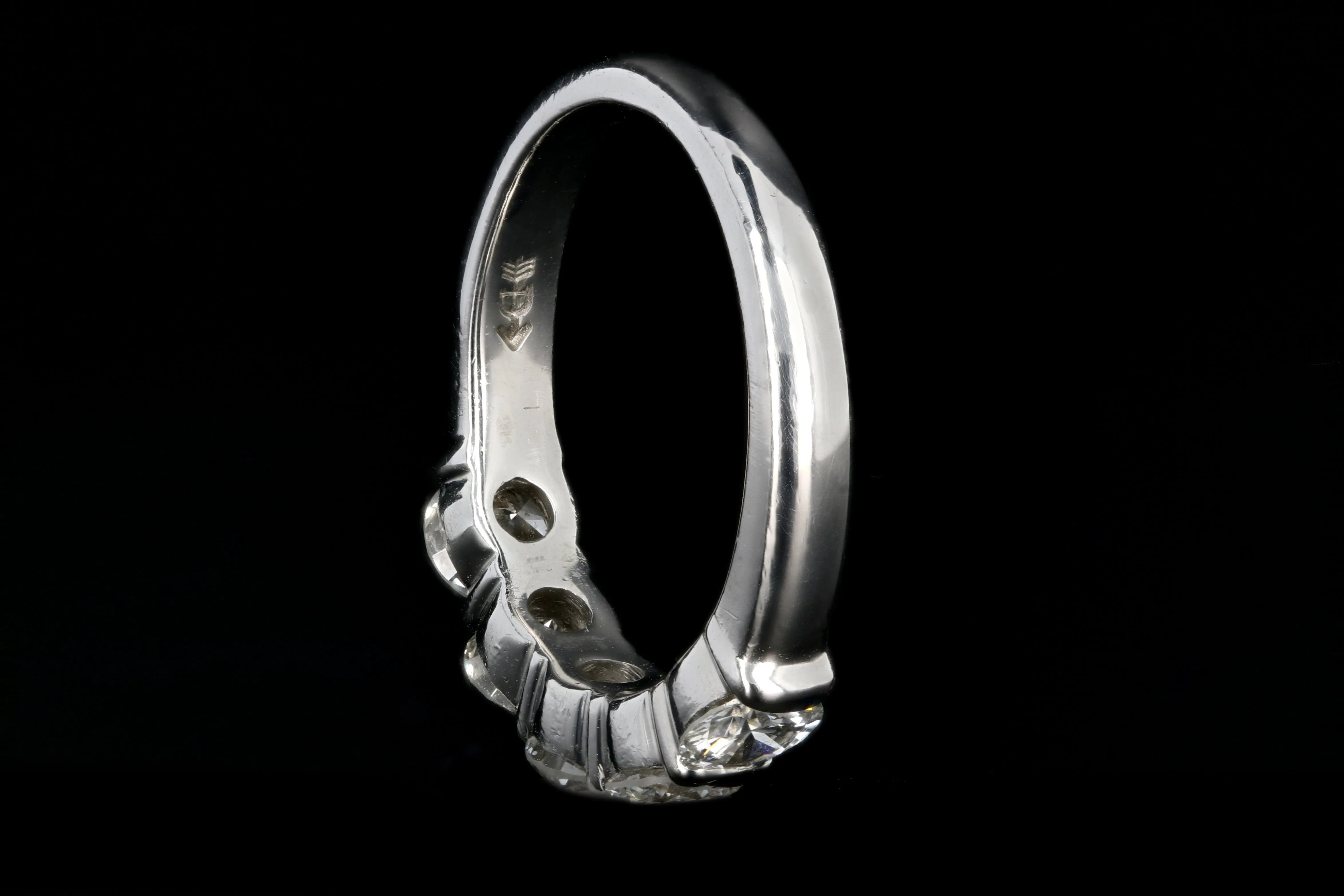 Modern Platinum 1 Carat Round Brilliant Cut Diamond 5 Stone Band