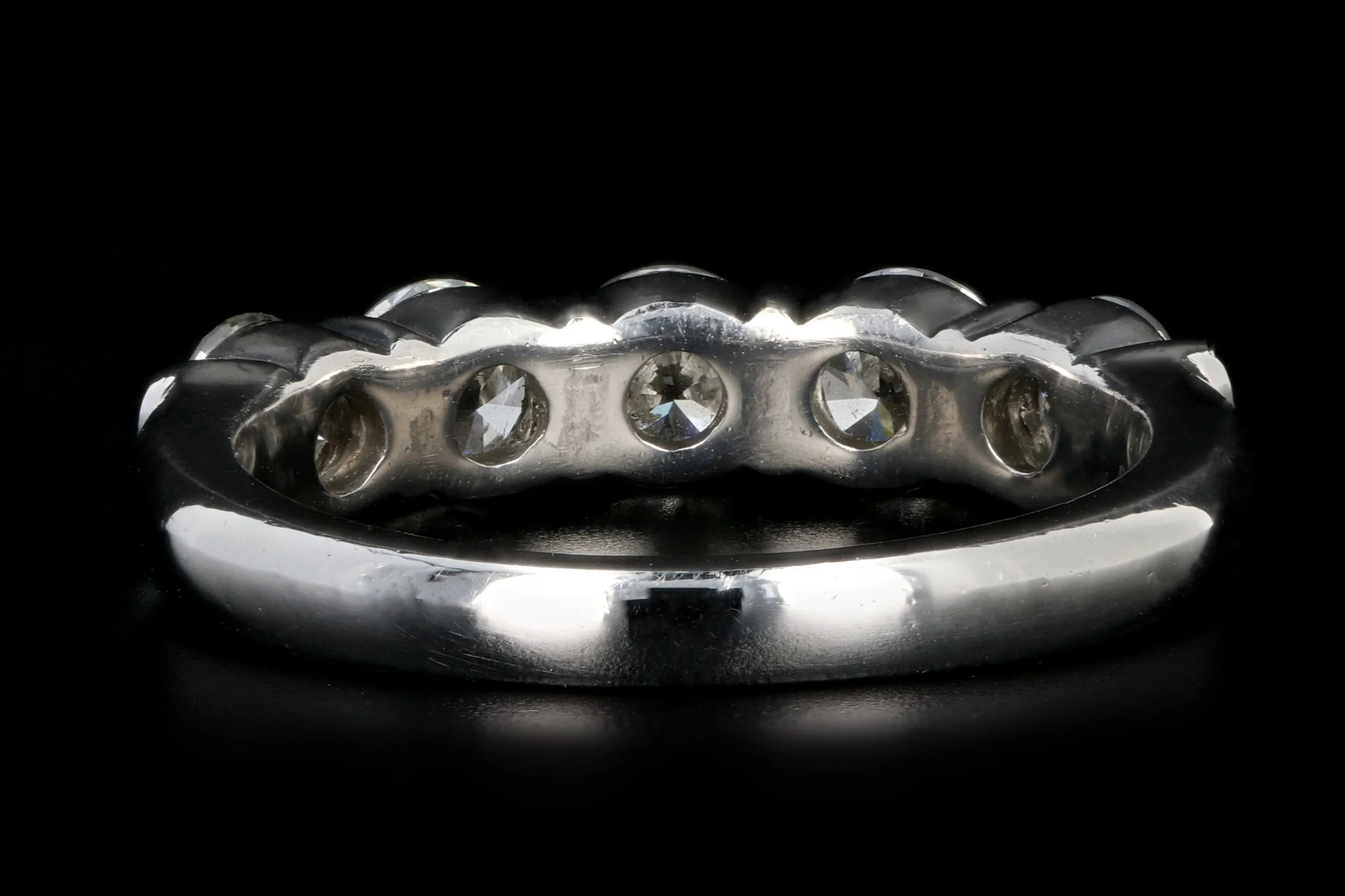 Modern Platinum 1 Carat Round Brilliant Cut Diamond 5 Stone Band