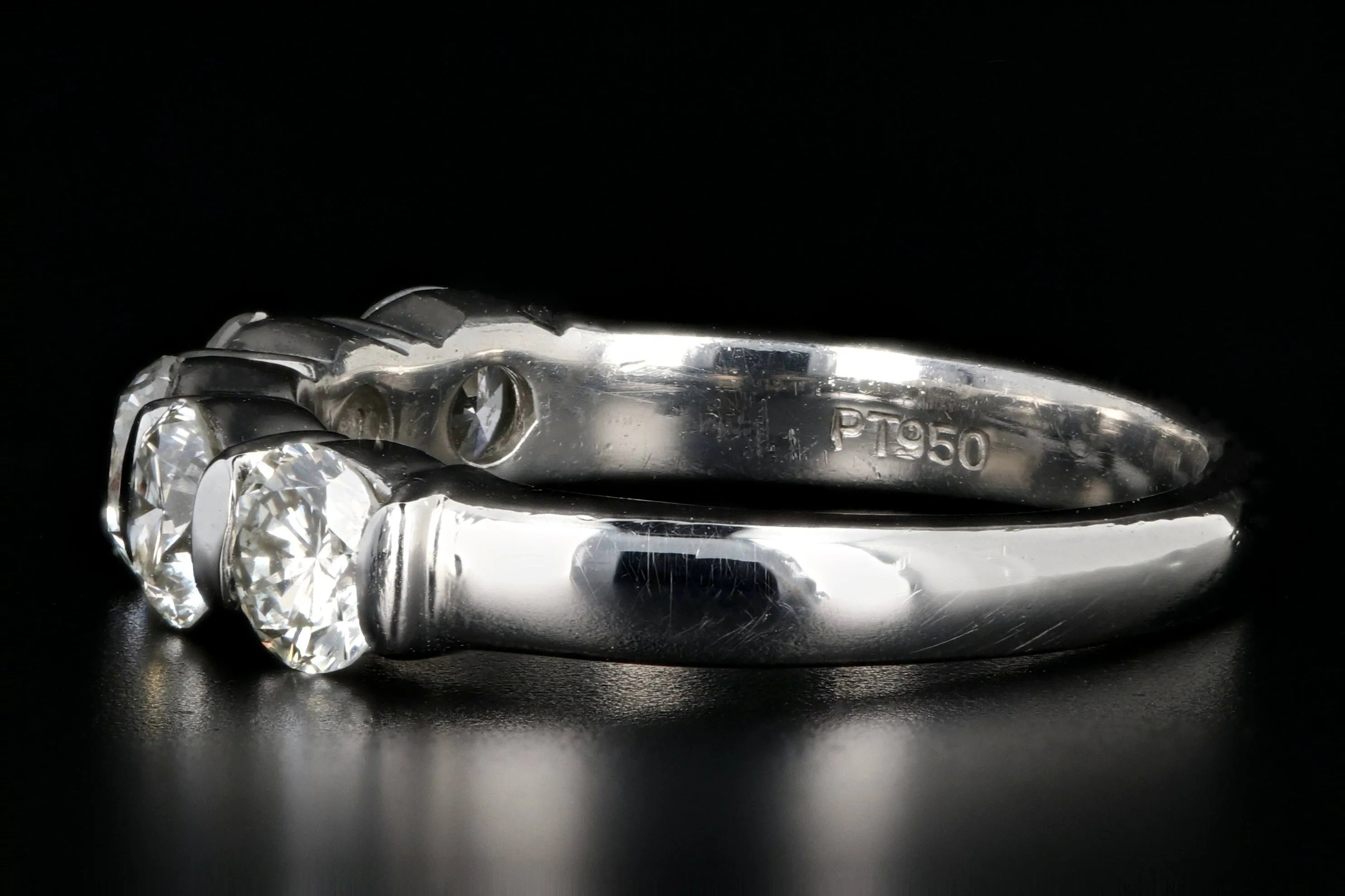 Modern Platinum 1 Carat Round Brilliant Cut Diamond 5 Stone Band