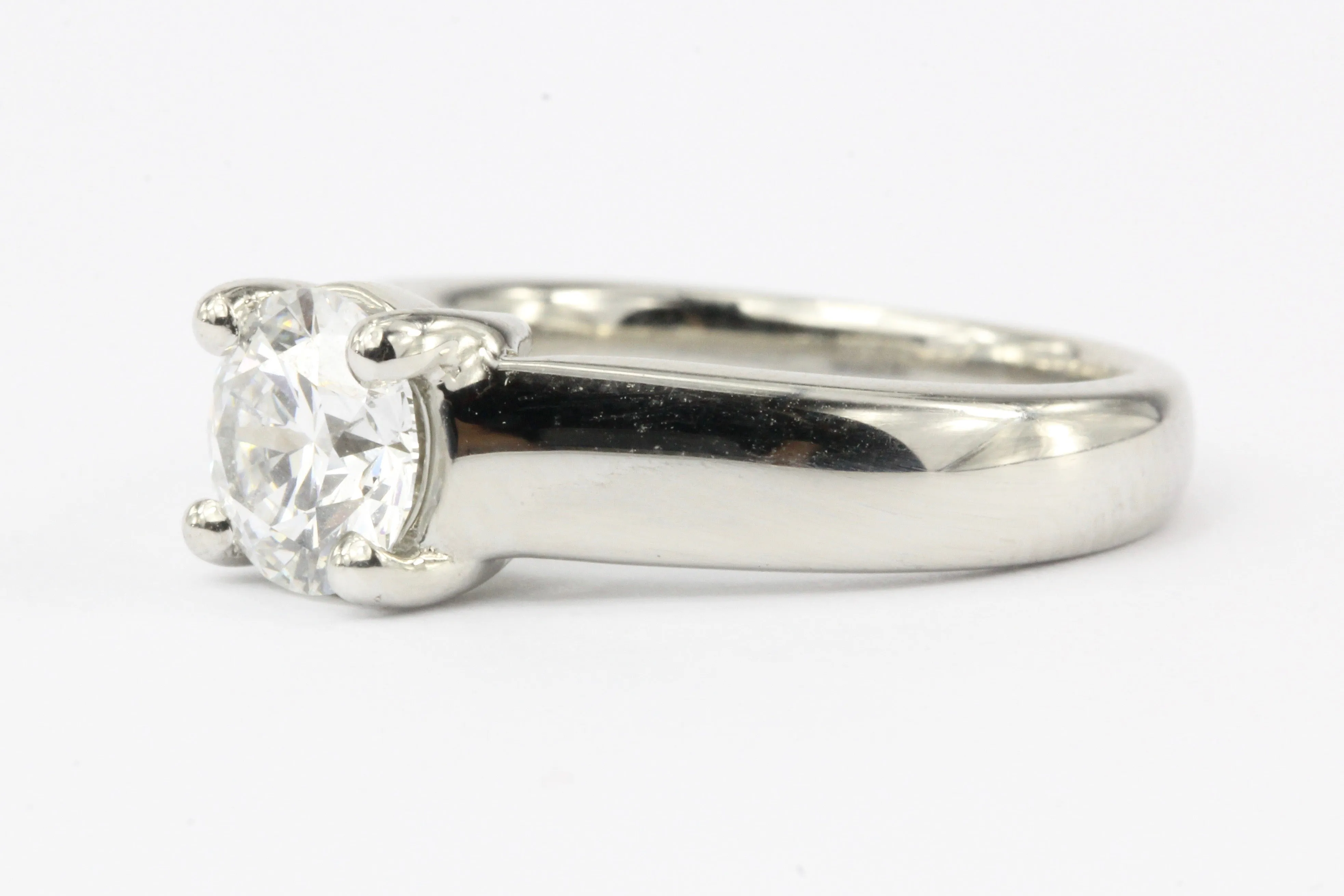 Platinum 1.12 Carat D/Vs2 Round Brilliant Diamond Solitaire Engagement Ring