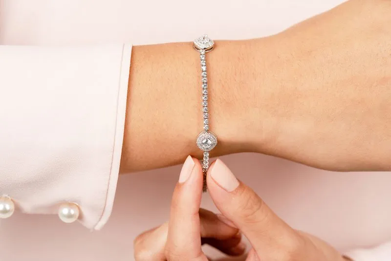 Posh Diamond Bracelet With Modern Accents Diamond with 5.65 ct.(finished) 1.1mm, 2.2mm, 5.5mm
