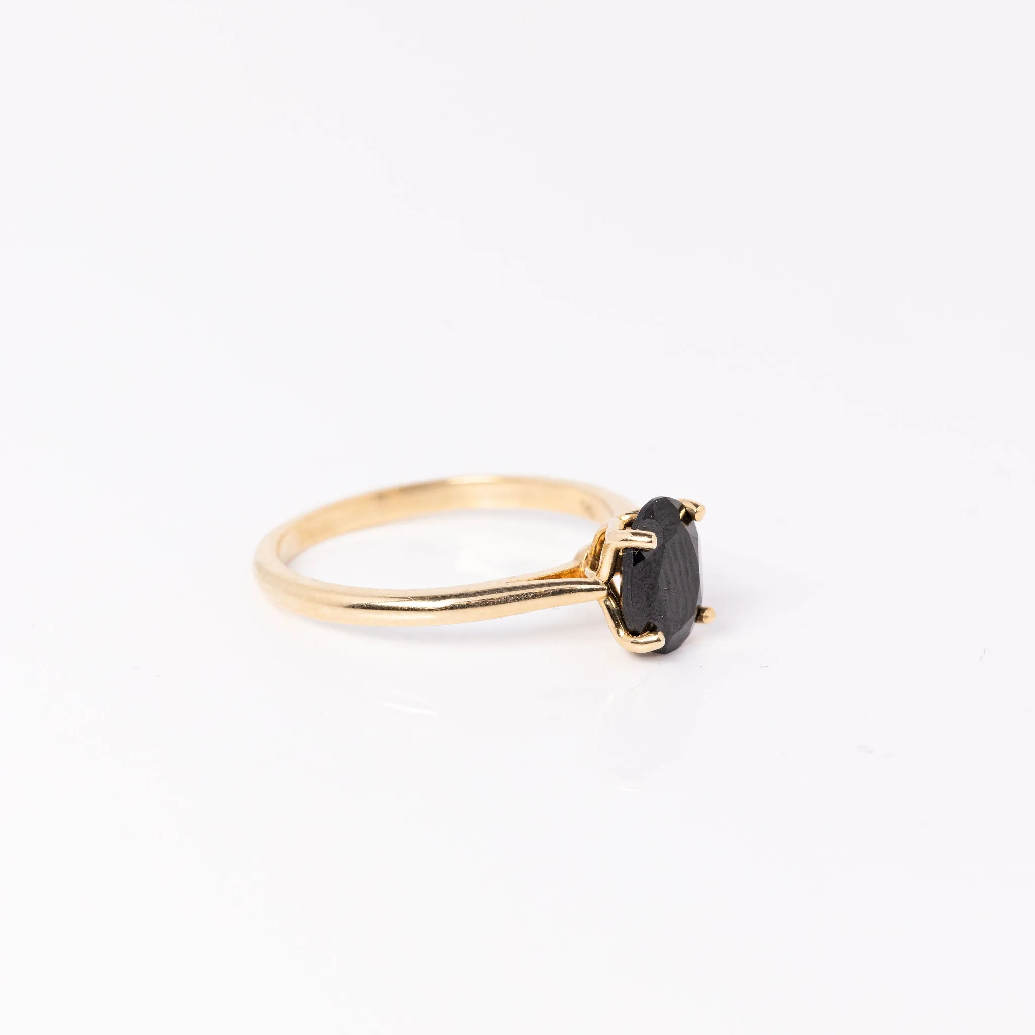 "Nico" Black Spinel Solitaire