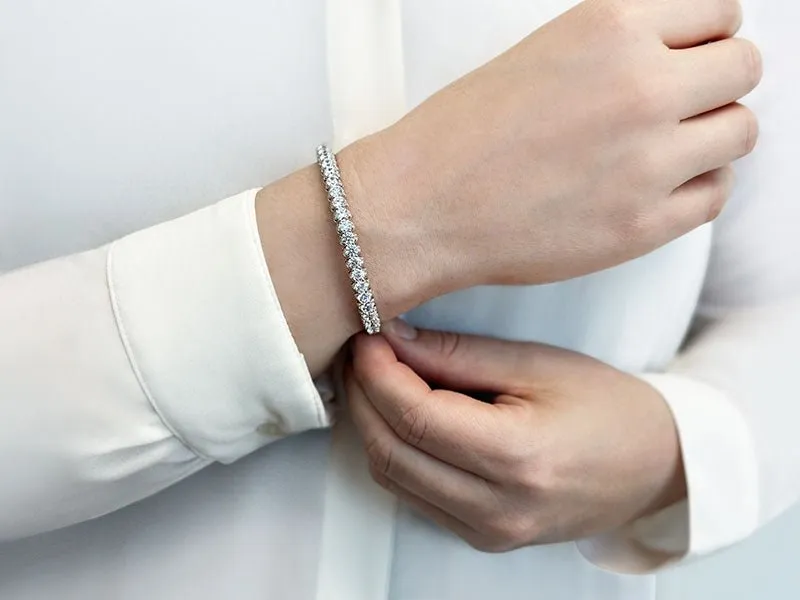 Sensational Sparkle Diamond Bangle Bracelet with 2.64 ct.(finished) 1.3mm, 2.5mm
