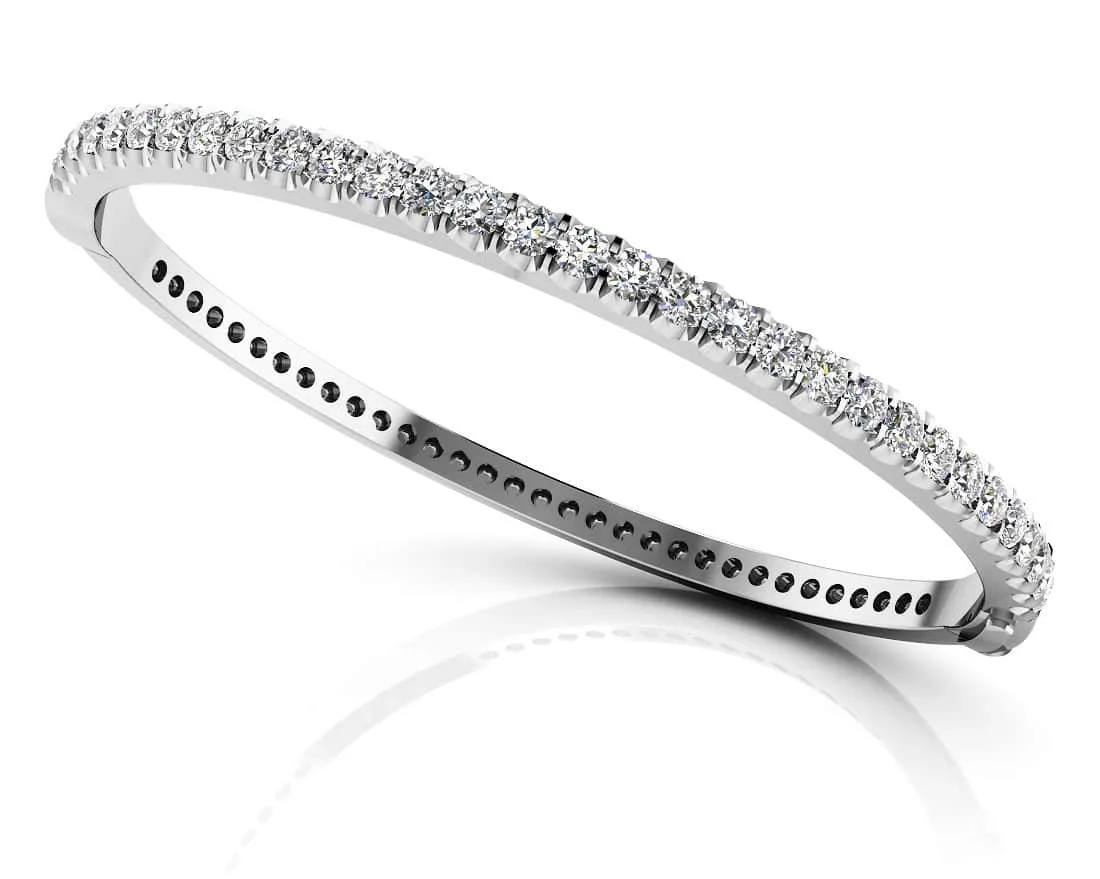Shared Prong Oval Lab-Grown Diamond Bangle with 1.44 ct.(finished) 2.2mm