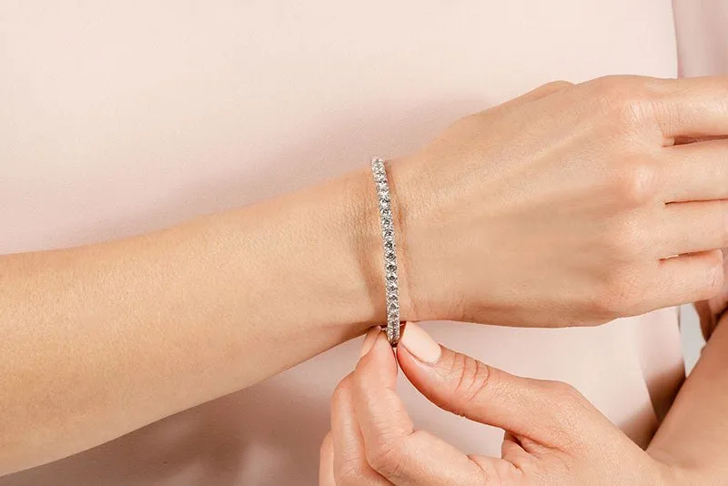 Soft Twist Four Prong Diamond Bangle with 1.74 ct.(finished) 2.5mm