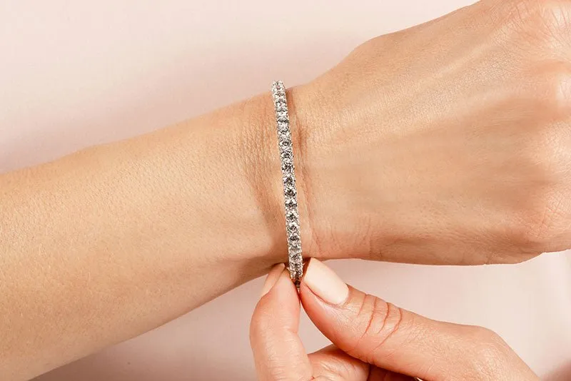 Soft Twist Four Prong Diamond Bangle with 1.74 ct.(finished) 2.5mm