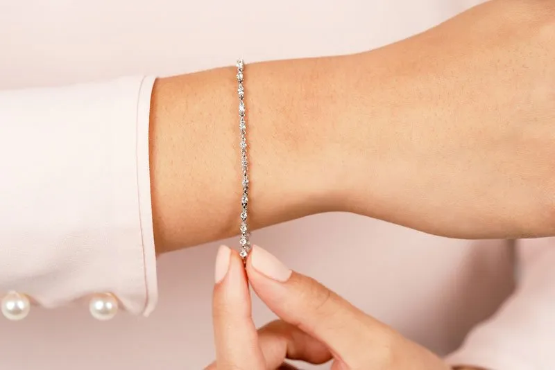 Sparkling Diamond And Chain Link Lab-Grown Diamond Bracelet with 3.00 ct.(finished) 4mm