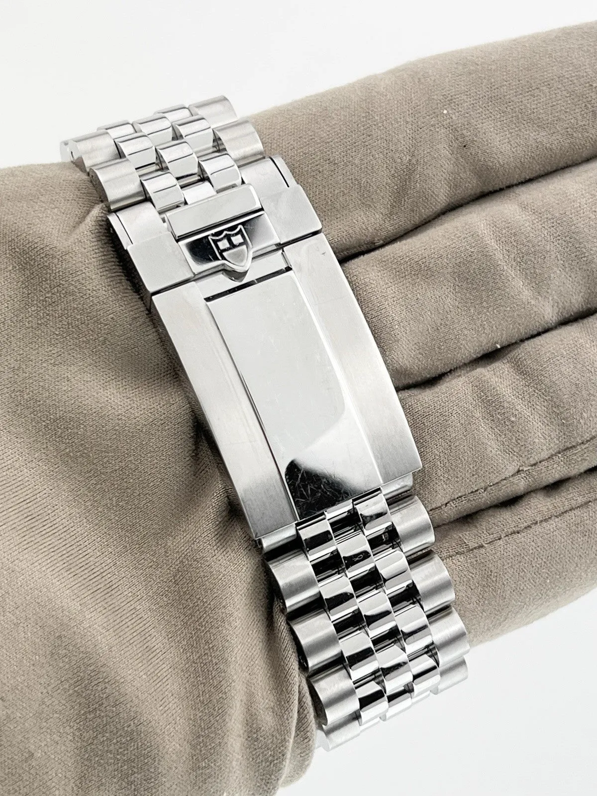 Tudor Black Bay Silver Diamond Stainless Steel Silver Dial 41mm Auto. Mens 79680