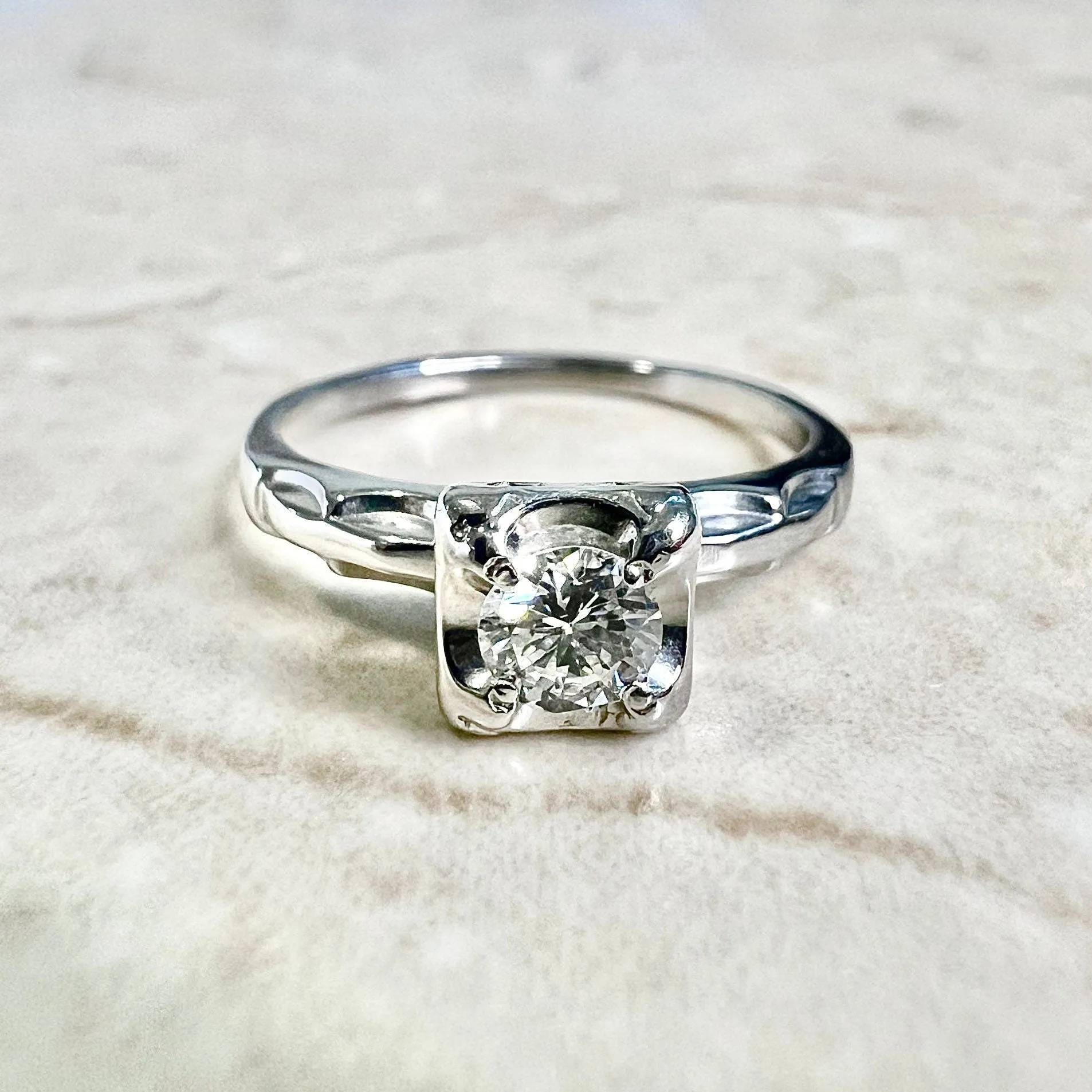 Vintage 1940’s Retro 14 Karat Yellow Gold 0.30 Carat Diamond Solitaire Engagement Ring