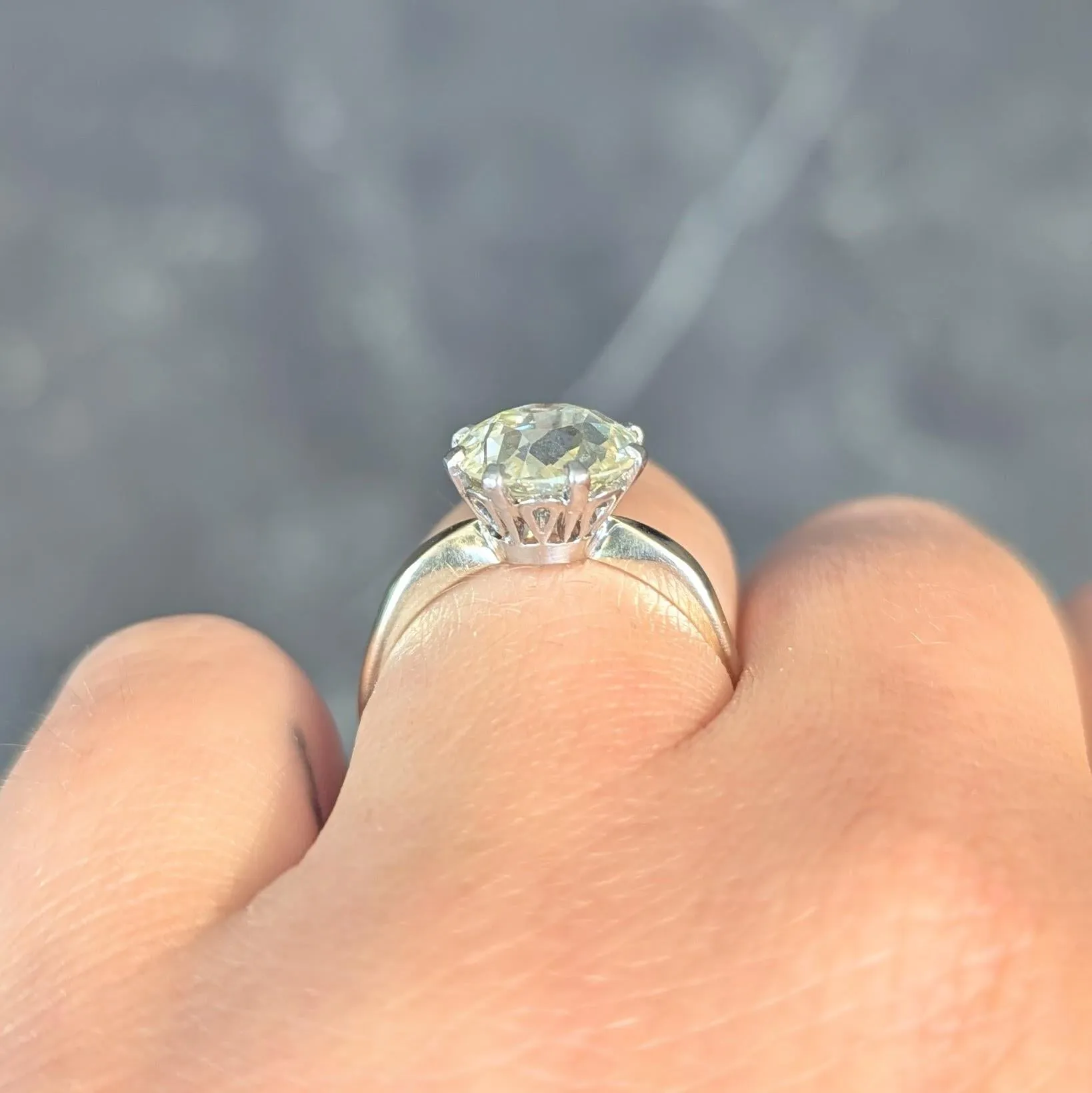 Vintage 2.58 CTW Modified Oval Cut Diamond Platinum 18 Karat Yellow Gold Solitaire Engagement Ring GIA