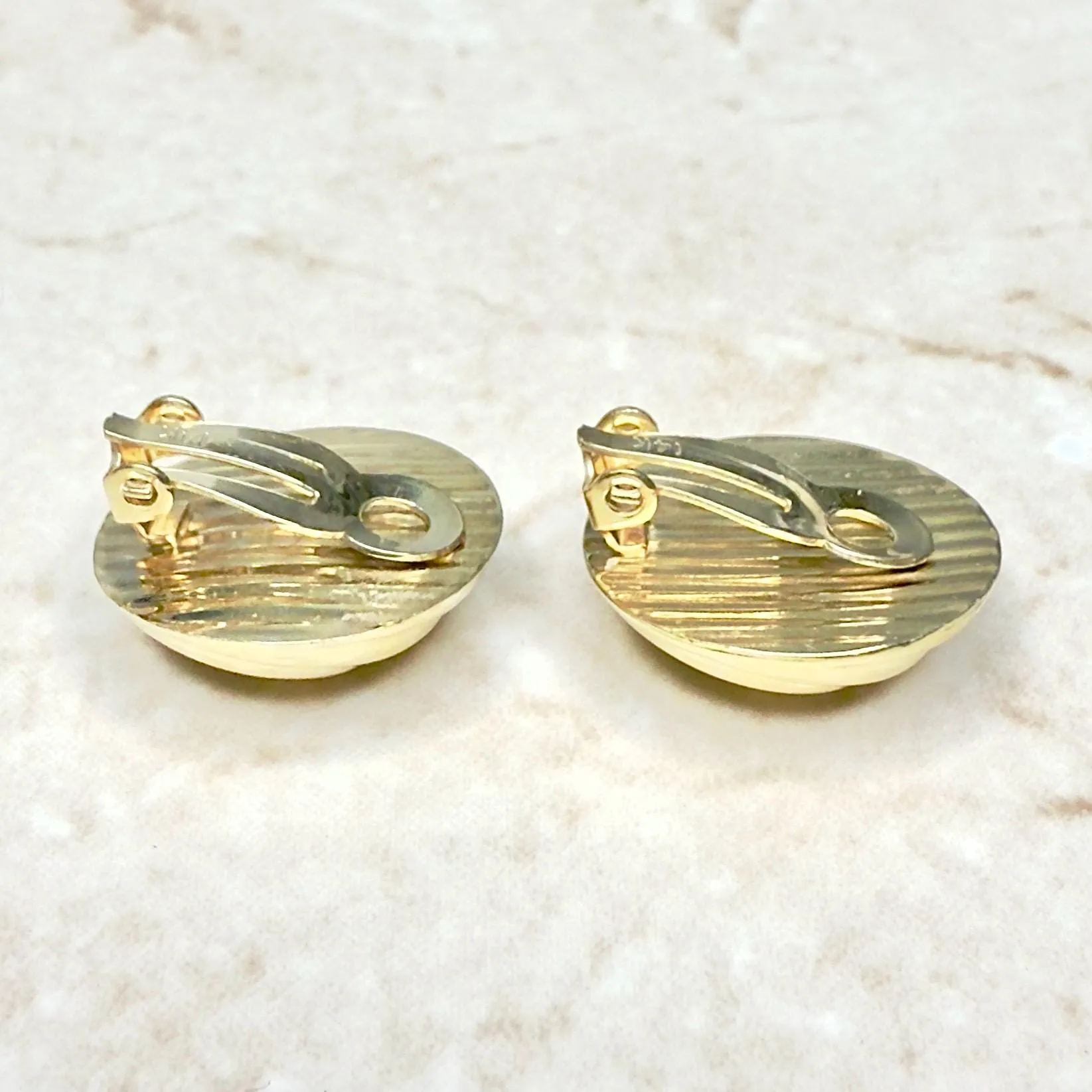 Vintage Fluted 14 Karat Yellow Gold Clip-On Earrings