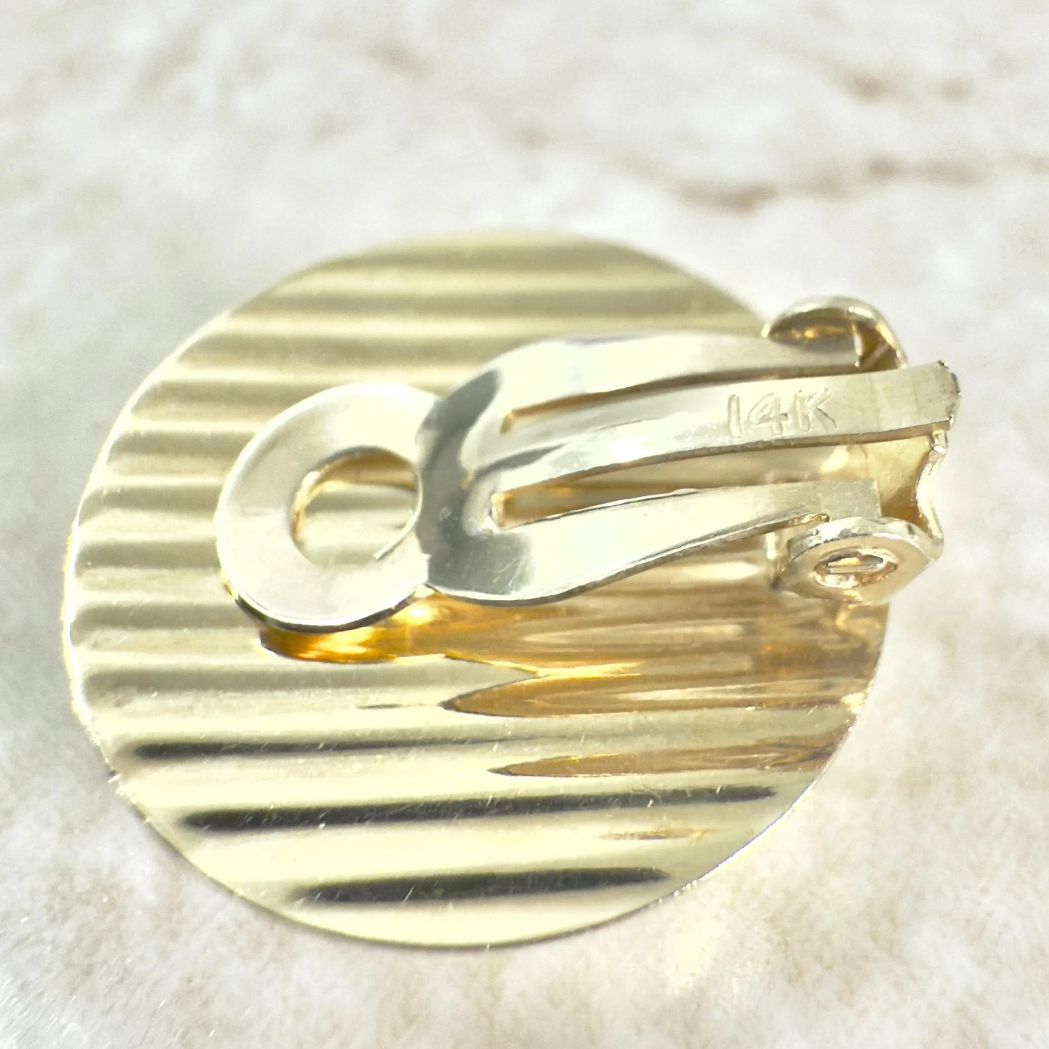 Vintage Fluted 14 Karat Yellow Gold Clip-On Earrings