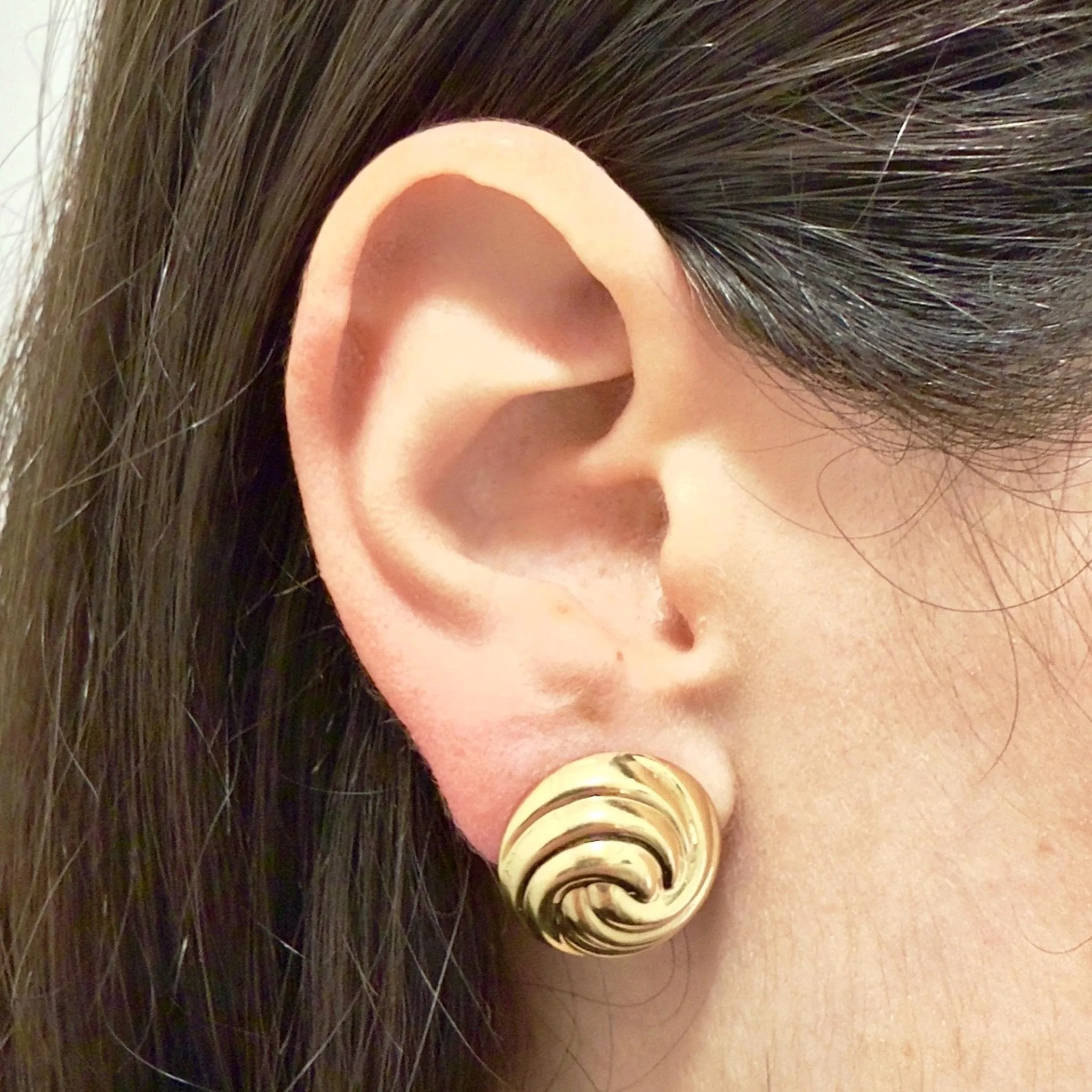 Vintage Fluted 14 Karat Yellow Gold Clip-On Earrings