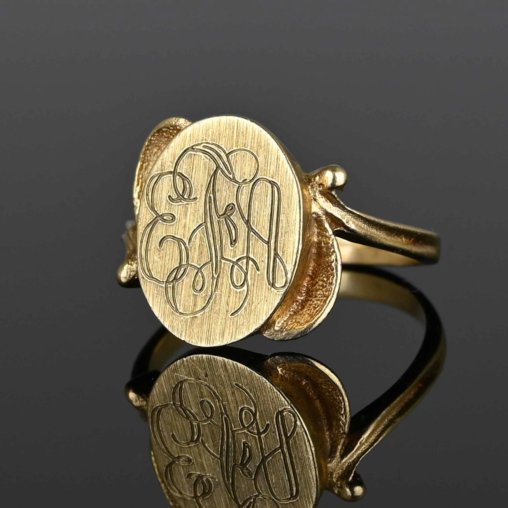 Vintage Gold EAF Initial Signet Ring