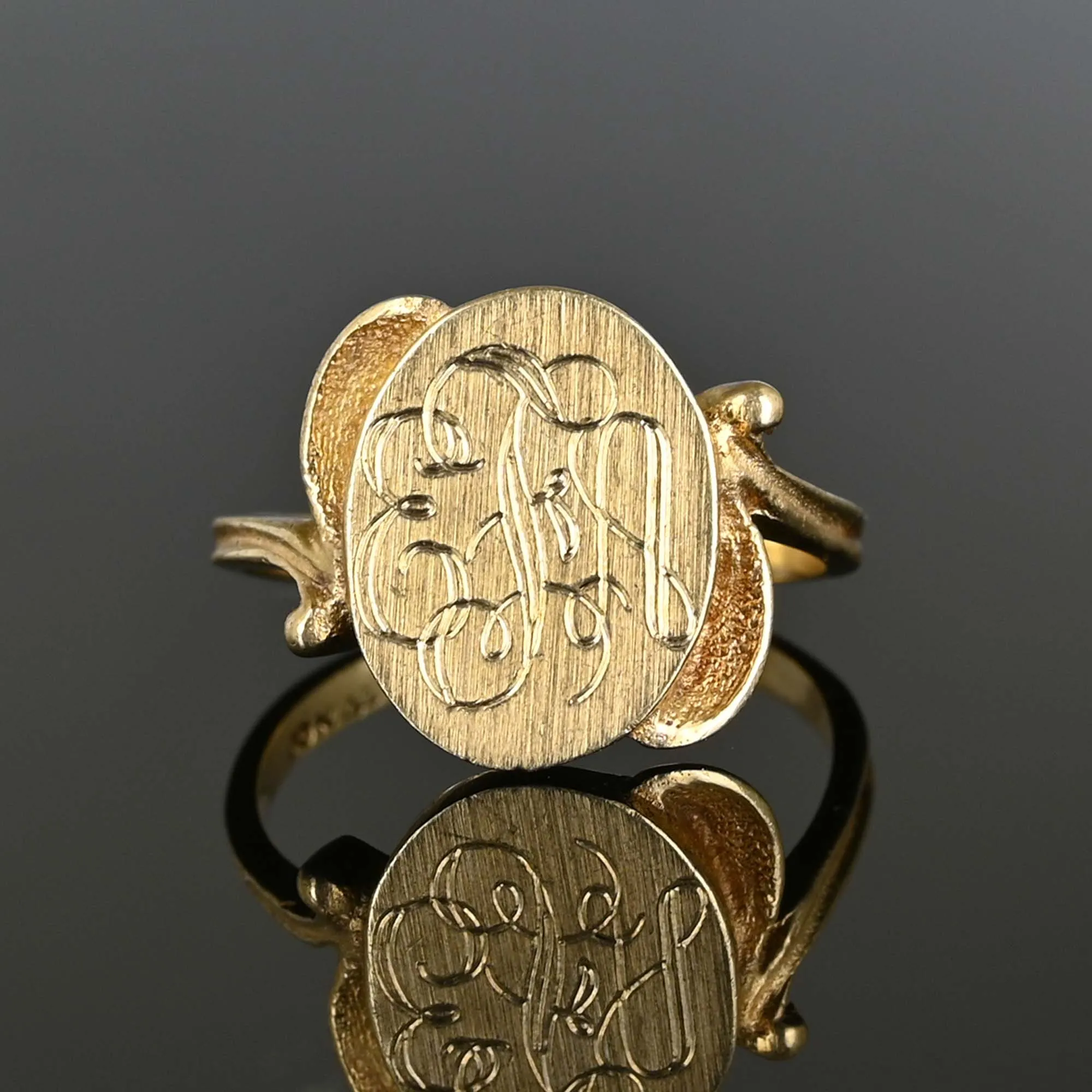 Vintage Gold EAF Initial Signet Ring