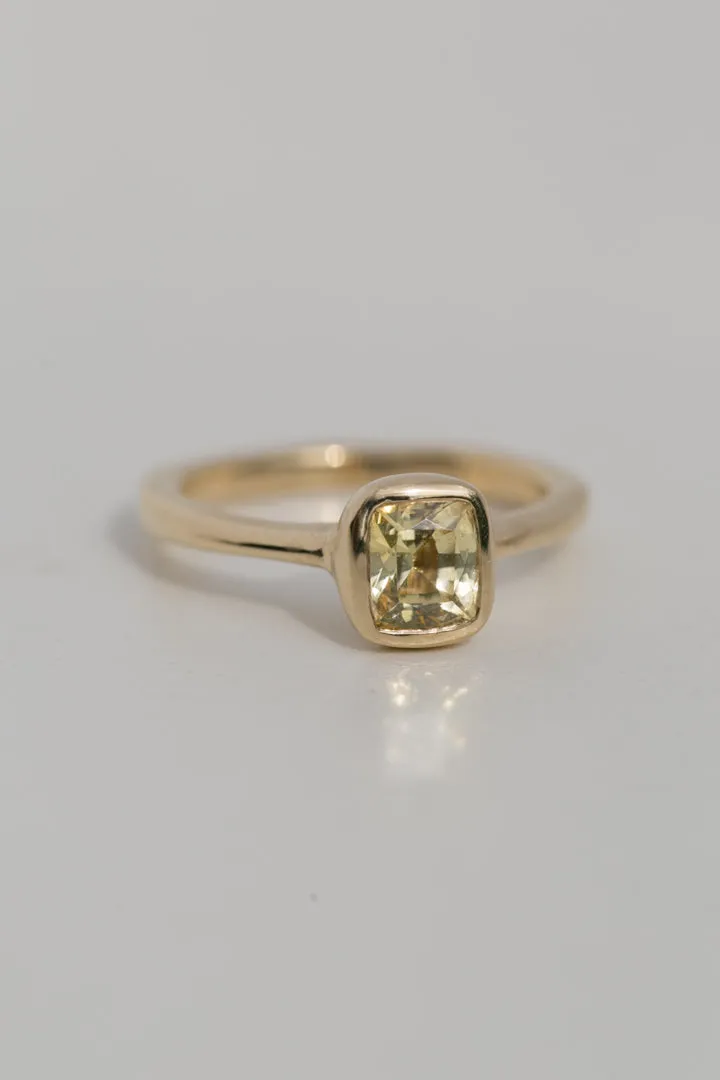Yellow Sapphire Solitaire