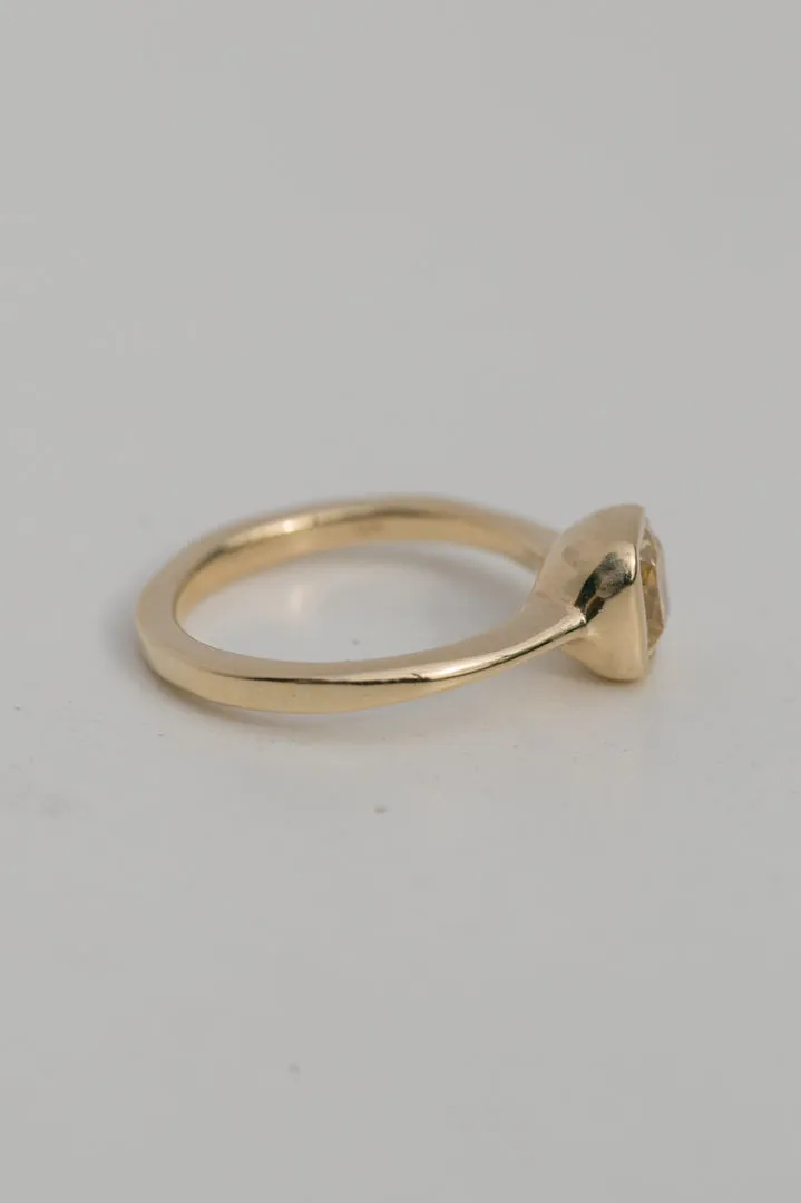 Yellow Sapphire Solitaire